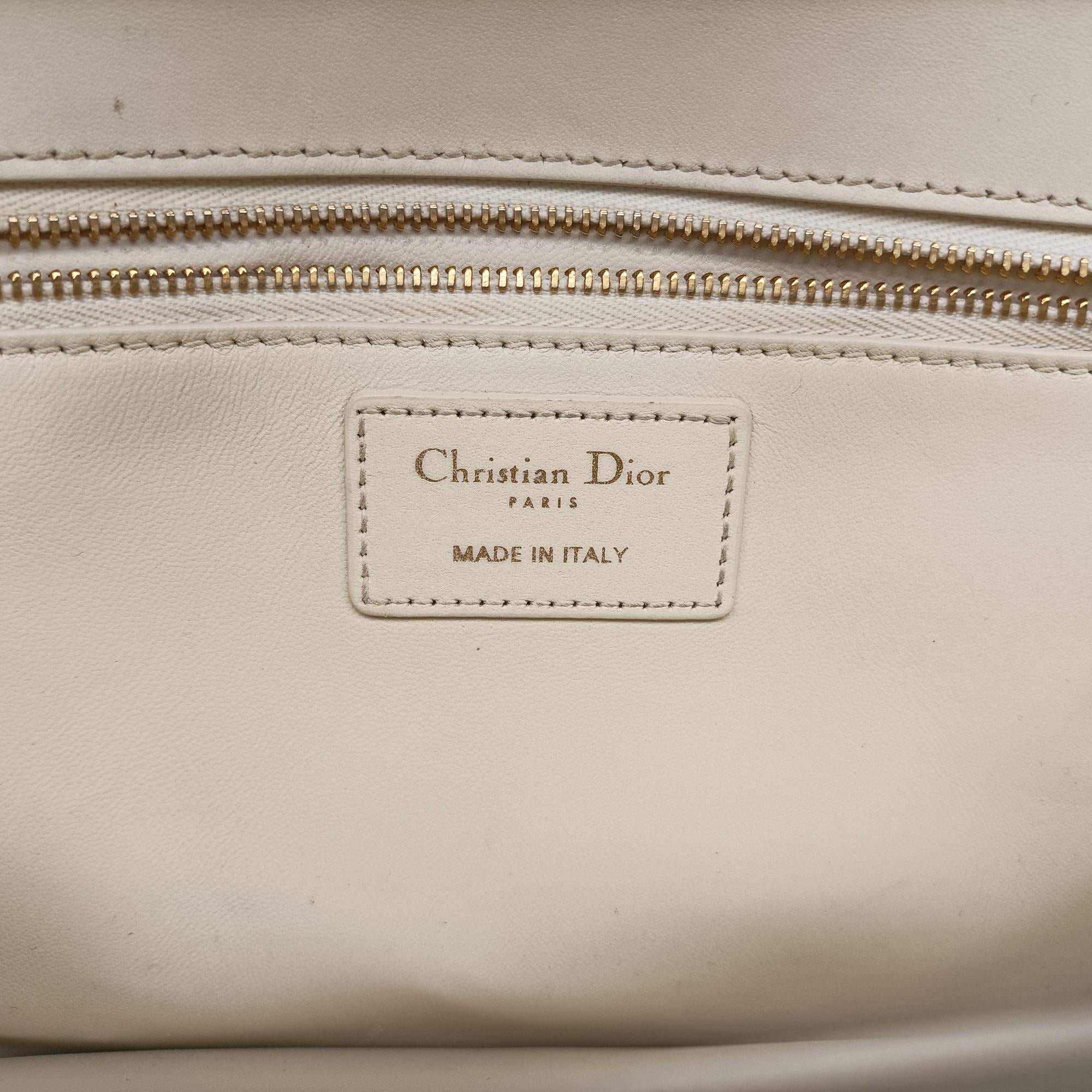 Vintage Christian Dior 30 Montaigne White leather  shoulderbag | stylenewstar