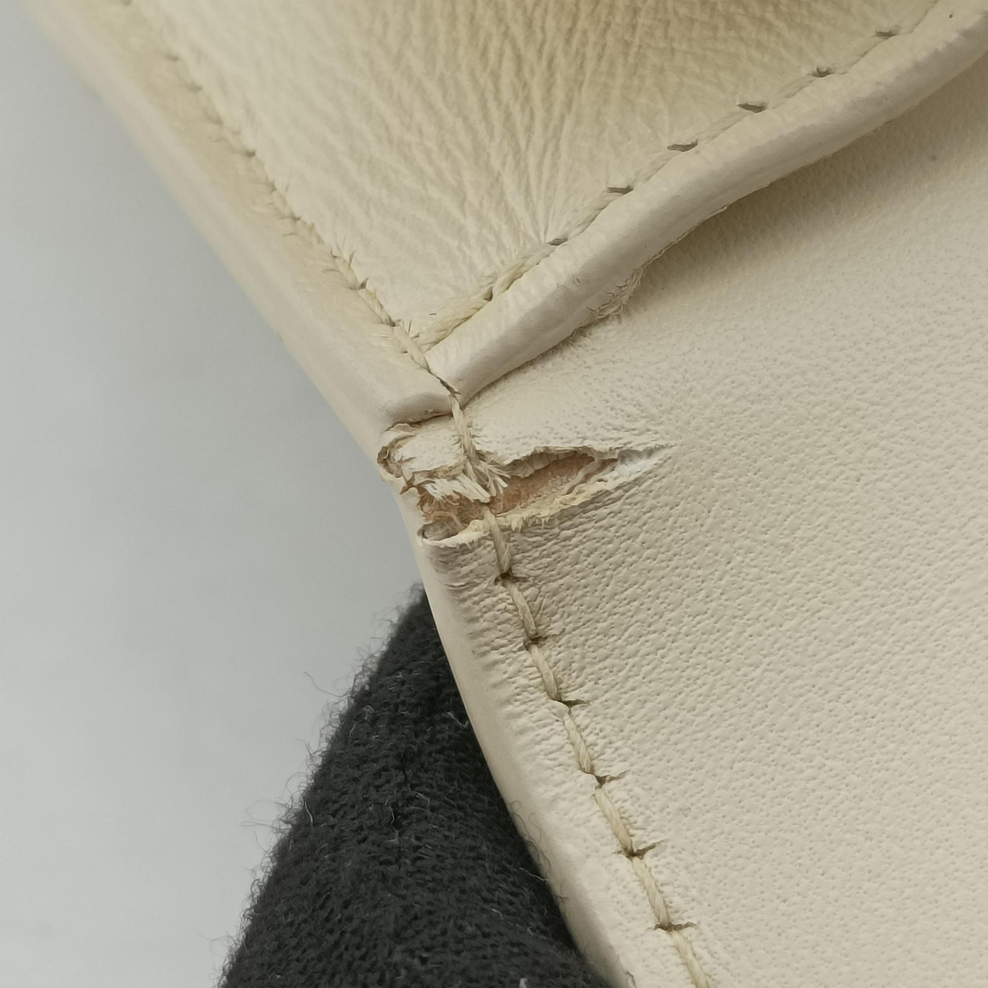 Vintage Christian Dior 30 Montaigne White leather  shoulderbag | stylenewstar