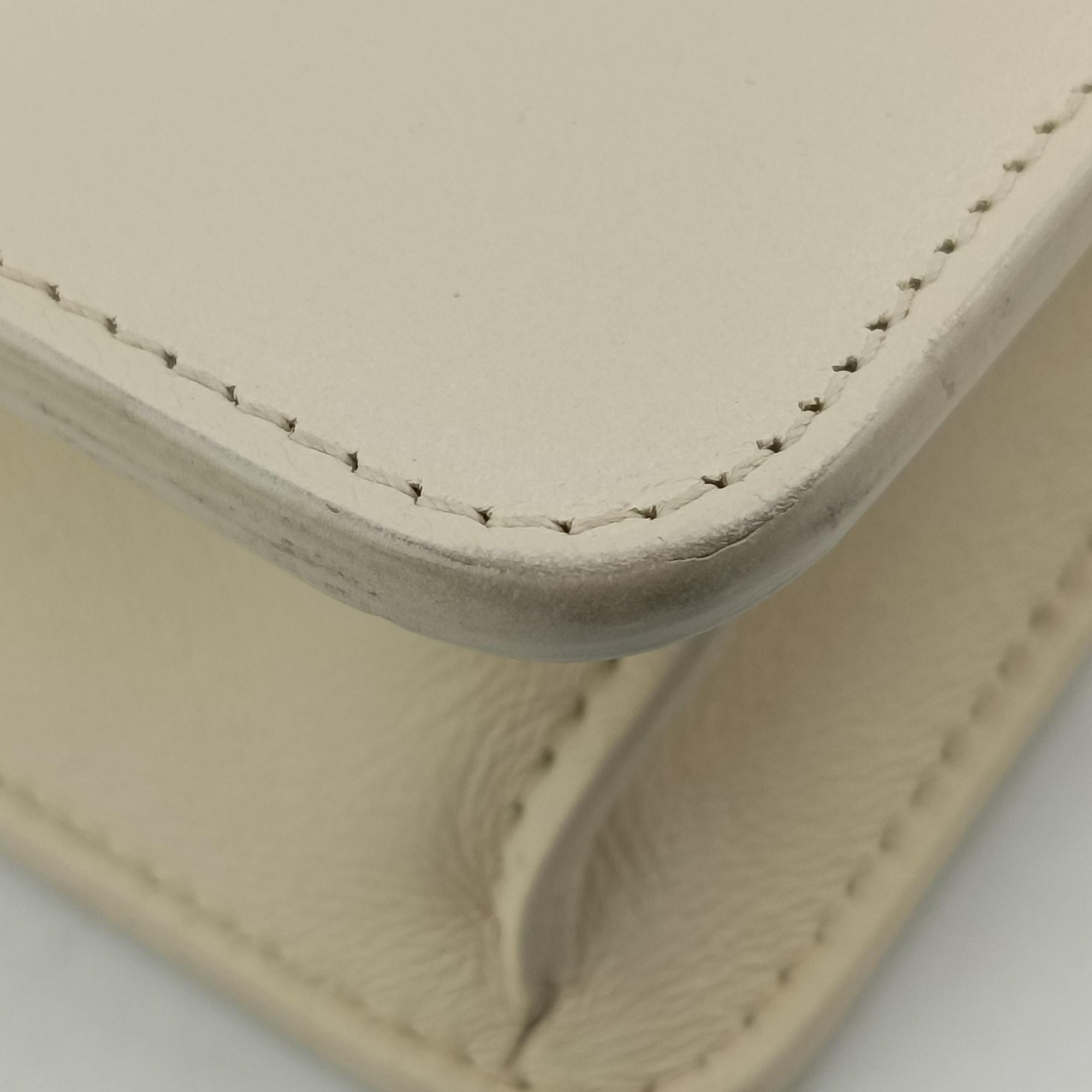 Vintage Christian Dior 30 Montaigne White leather  shoulderbag | stylenewstar