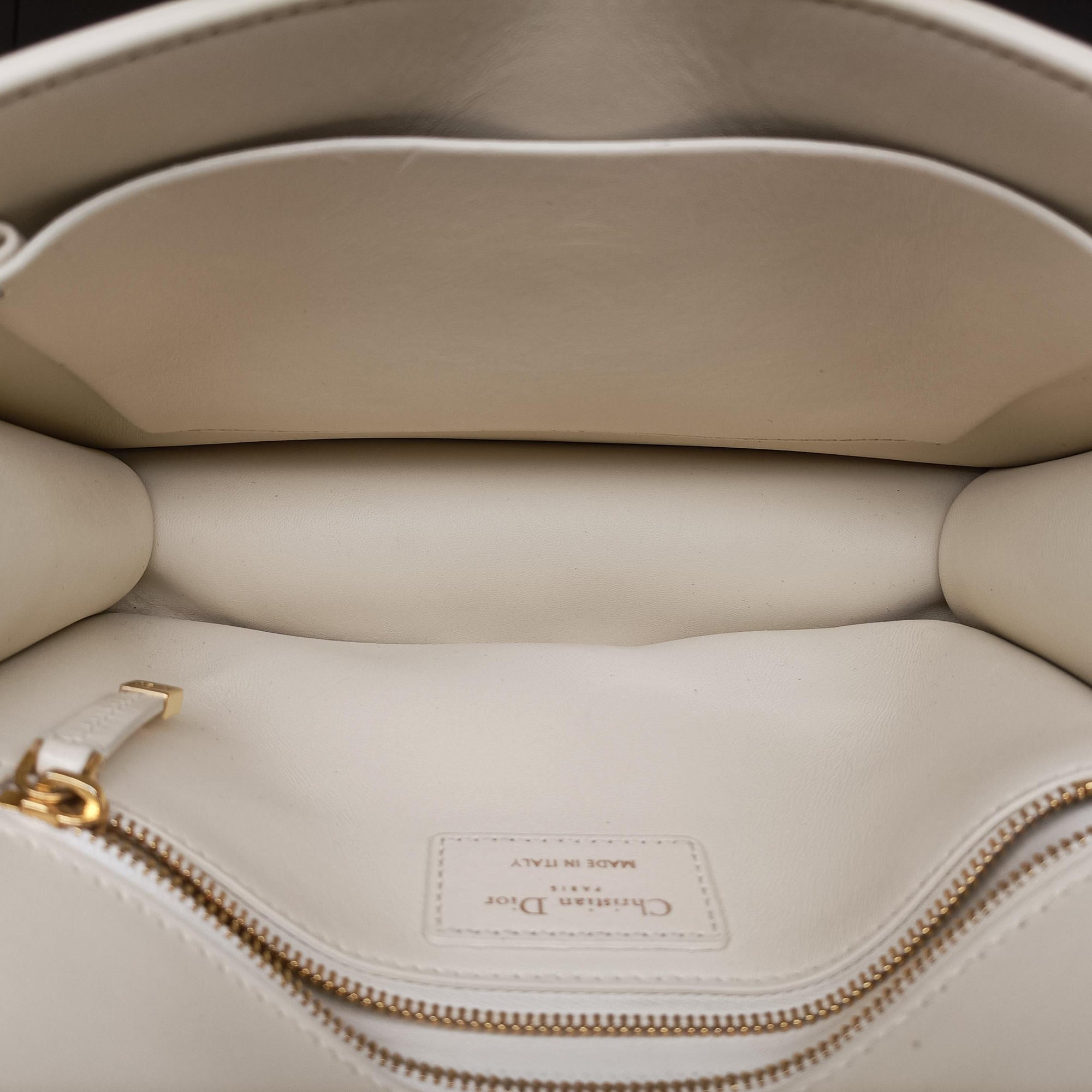 Vintage Christian Dior 30 Montaigne White leather  shoulderbag | stylenewstar