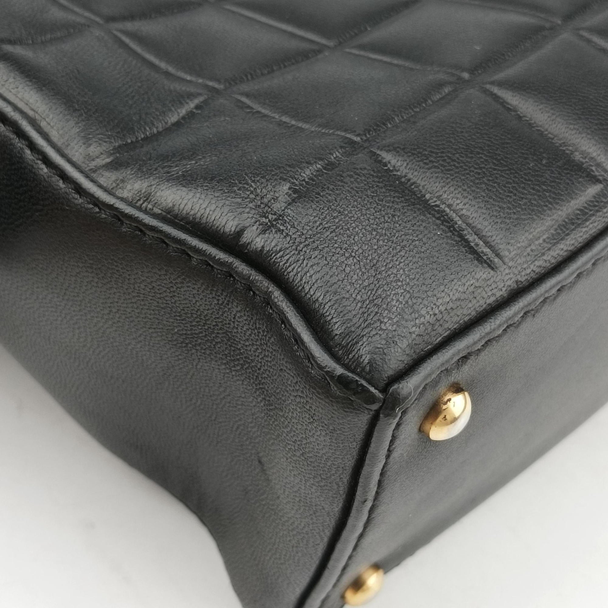 Pre-owned Chanel Choco Bar Black Leather A17443 shoulderbag | stylenewstar