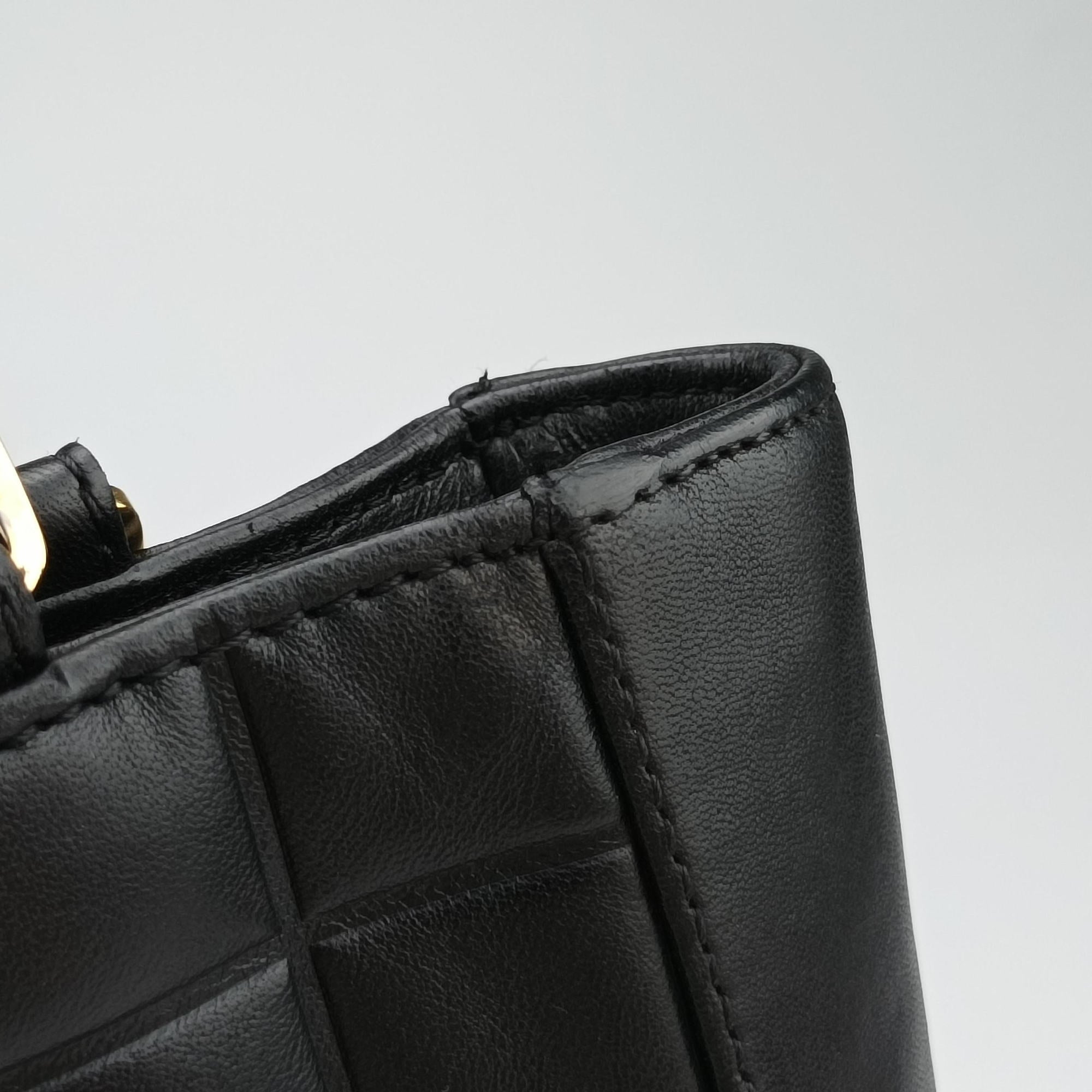 Pre-owned Chanel Choco Bar Black Leather A17443 shoulderbag | stylenewstar