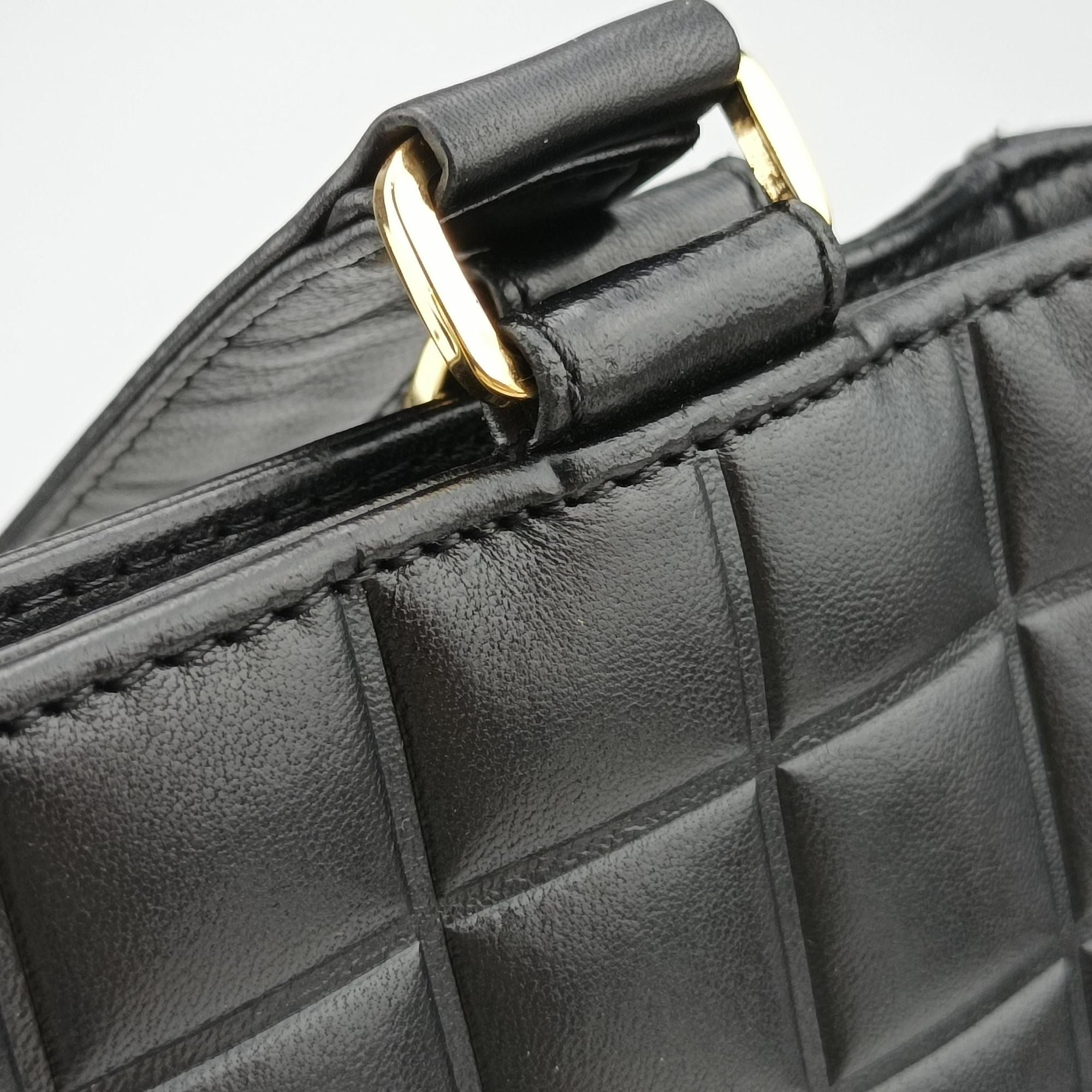 Pre-owned Chanel Choco Bar Black Leather A17443 shoulderbag | stylenewstar