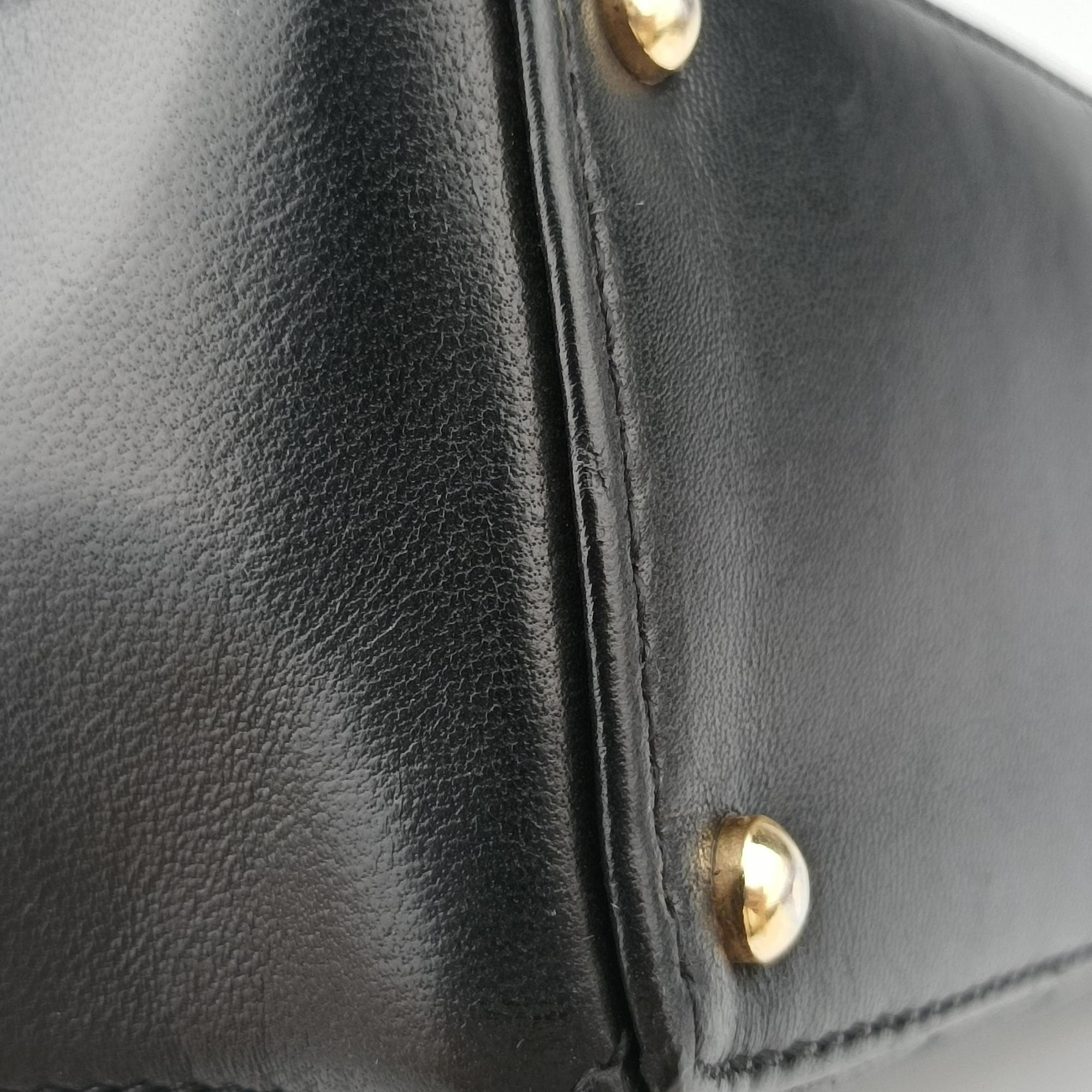 Pre-owned Chanel Choco Bar Black Leather A17443 shoulderbag | stylenewstar