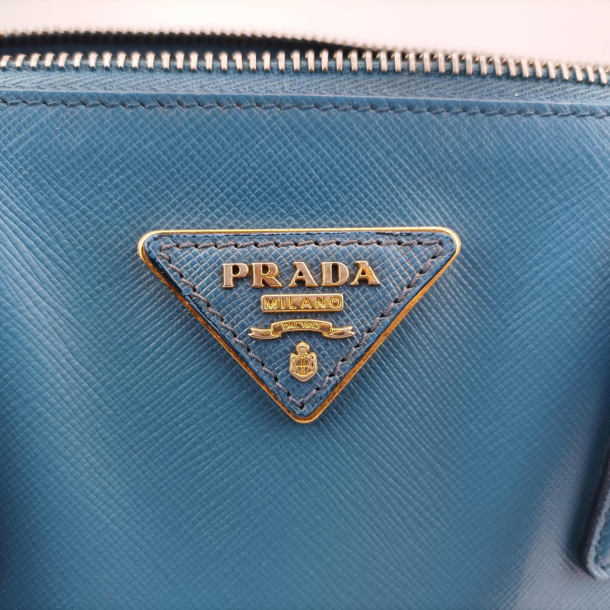 Secondhand Prada Galleria Blue×Navy SAFFIANO Leather B2274C shoulderbag | stylenewstar
