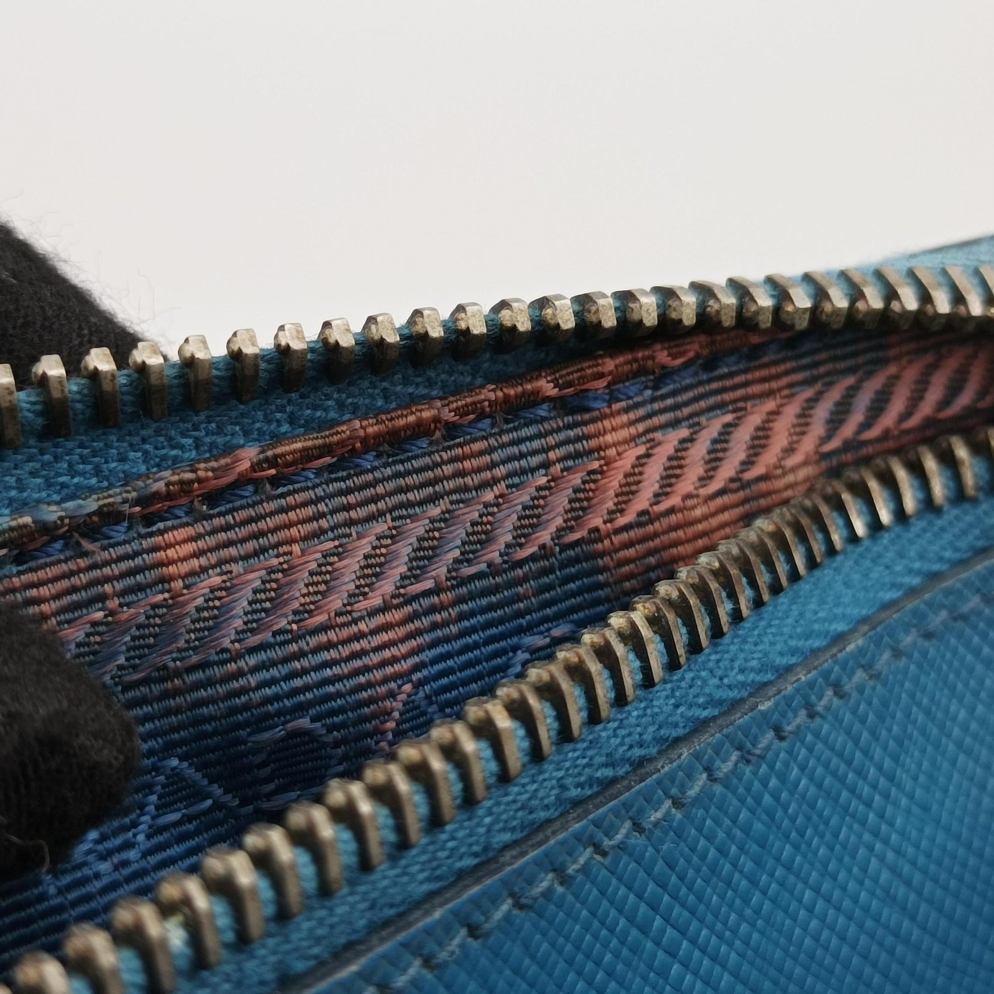 Secondhand Prada Galleria Blue×Navy SAFFIANO Leather B2274C shoulderbag | stylenewstar