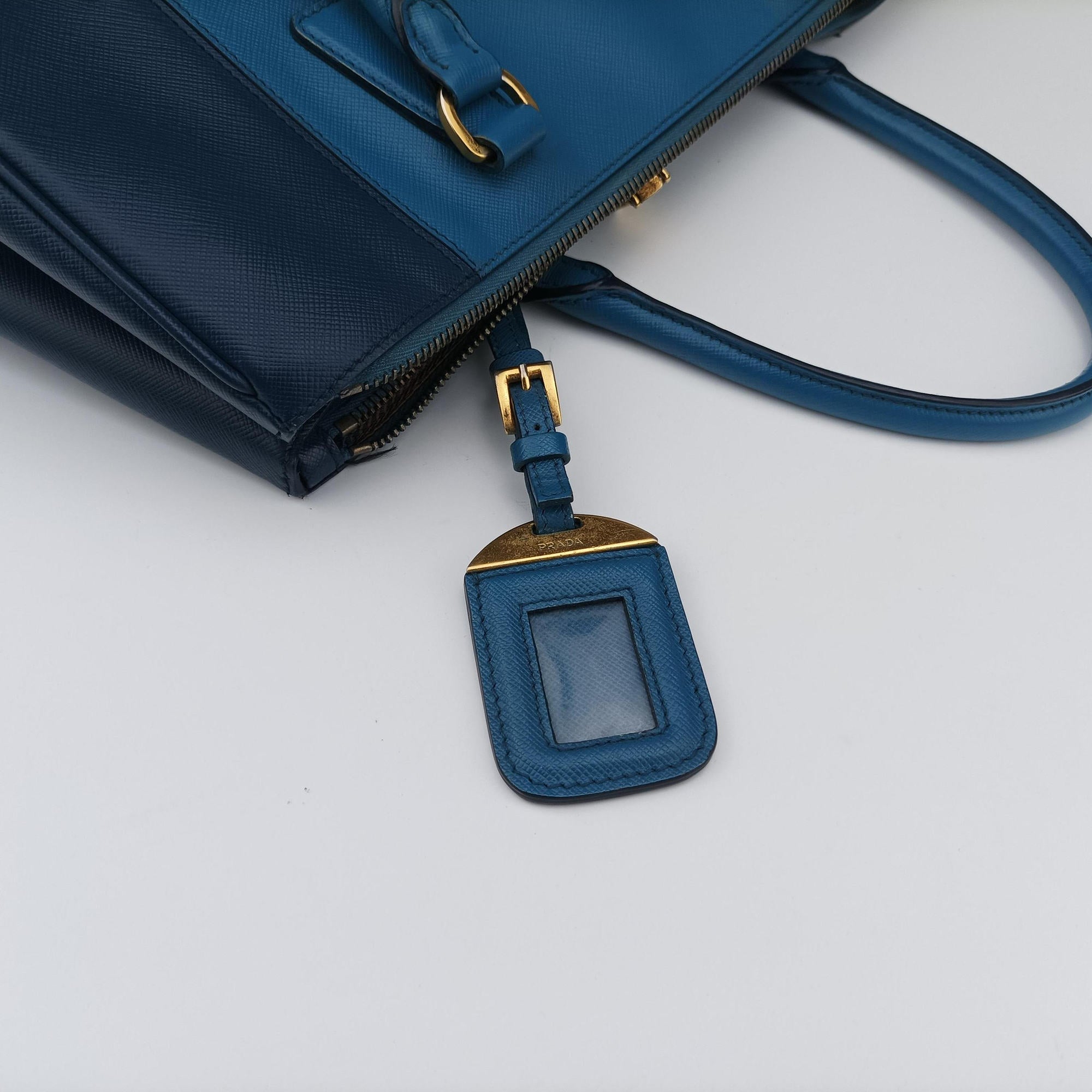 Secondhand Prada Galleria Blue×Navy SAFFIANO Leather B2274C shoulderbag | stylenewstar