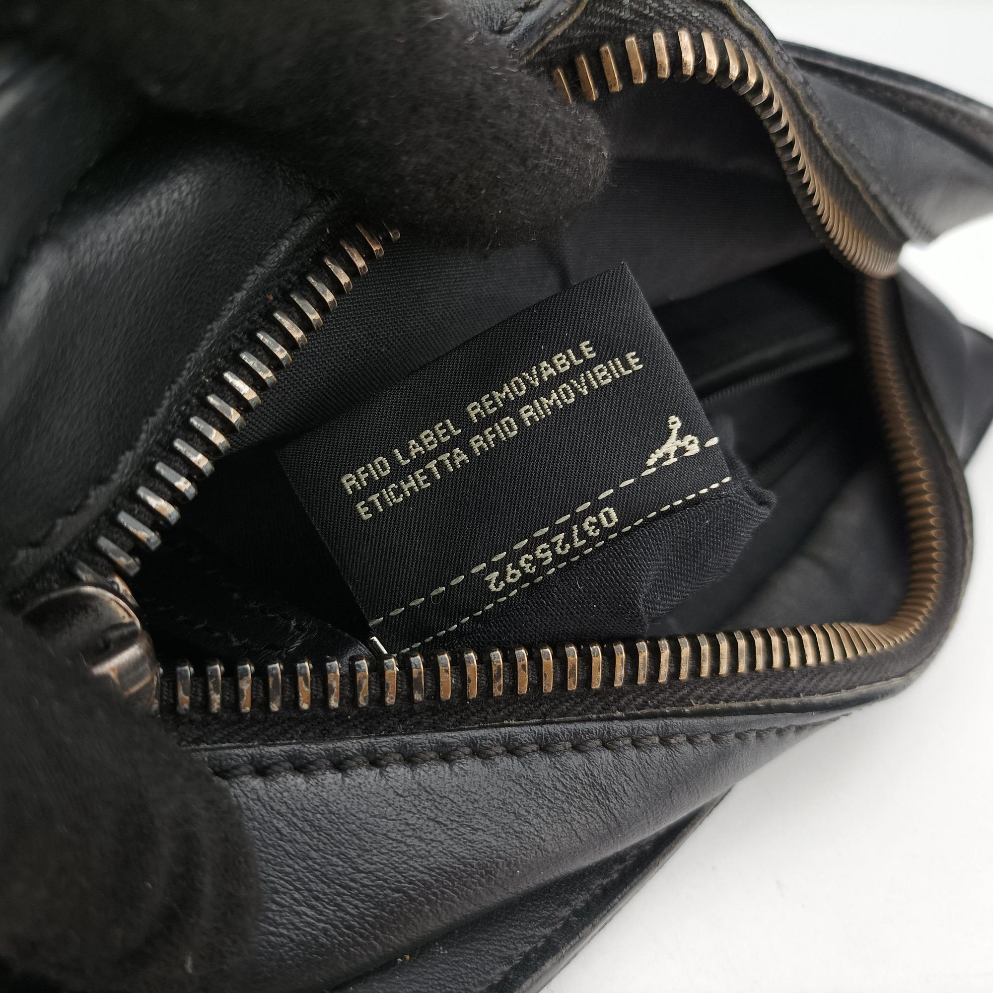 Pre-owned Fendi FF logo camera Black Leather 7VA428 shoulderbag | stylenewstar