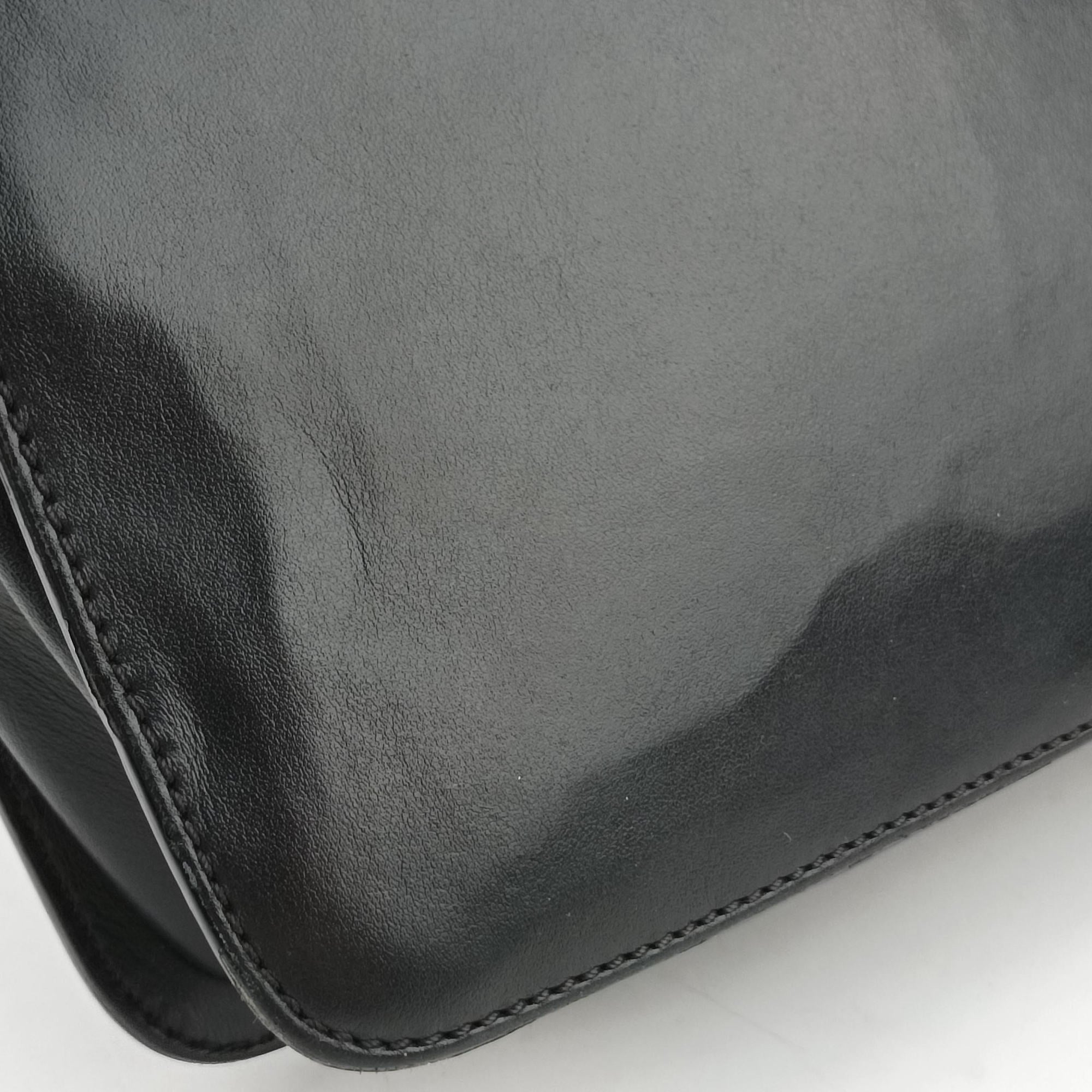 Pre-owned Fendi FF logo camera Black Leather 7VA428 shoulderbag | stylenewstar