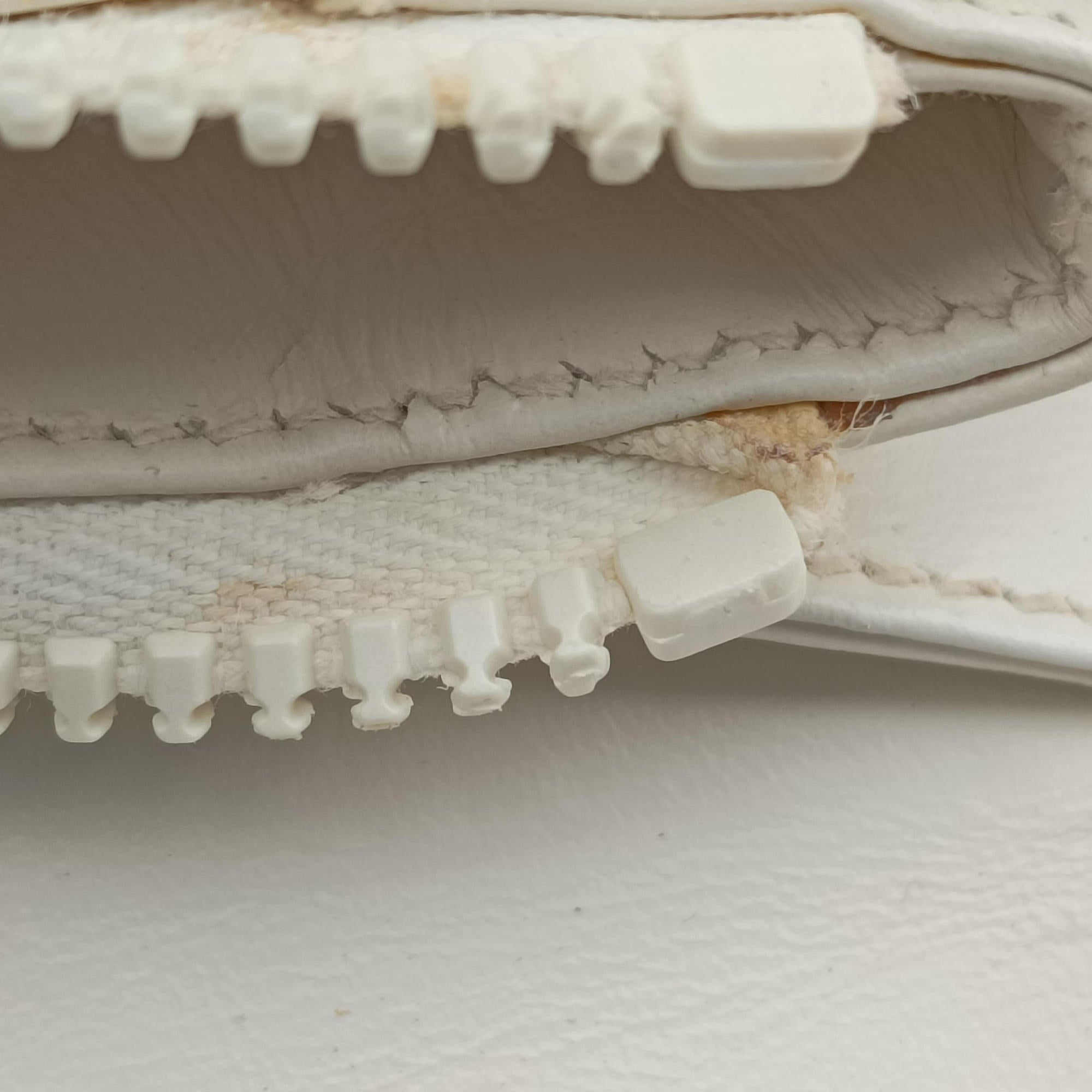 Pre-owned Gucci horse bit White Leather  shoulderbag | stylenewstar
