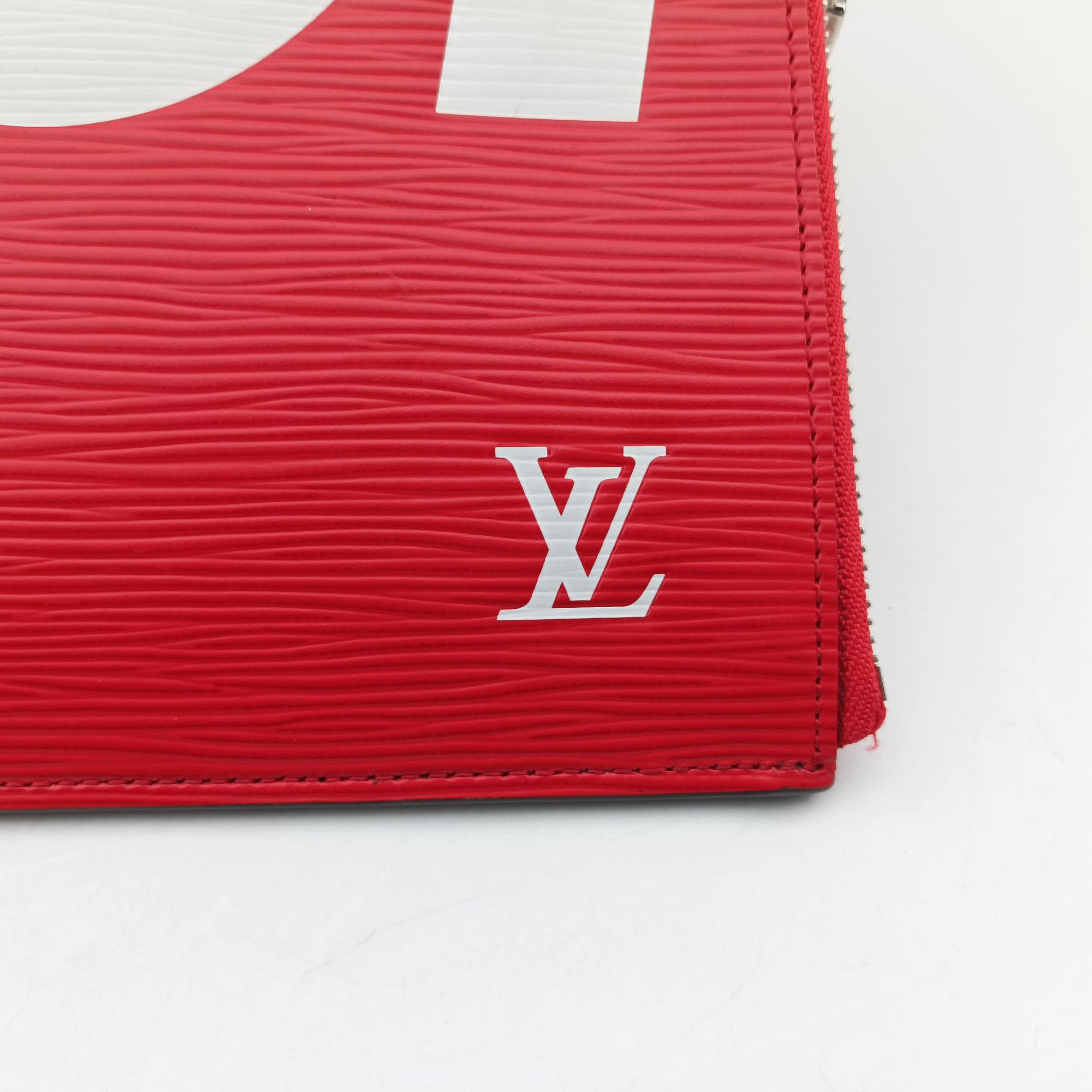 Pre-owned Louis Vuitton Pochette Jour GM Supreme Collaboration ROUGE×white epi M67722 clutchbag | stylenewstar