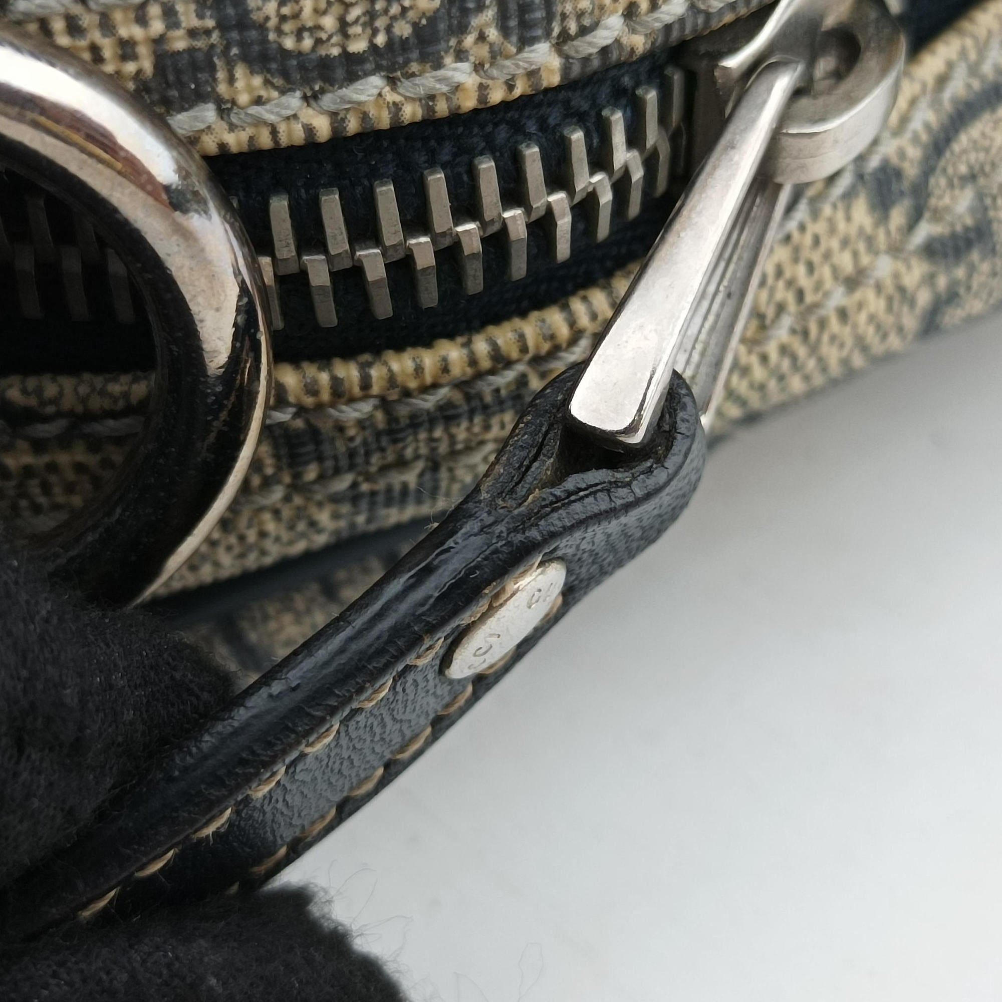 Pre-owned Gucci GG Supreme Briefcase Beige×Black PVC coated canvas x Leather 208463 shoulderbag | stylenewstar