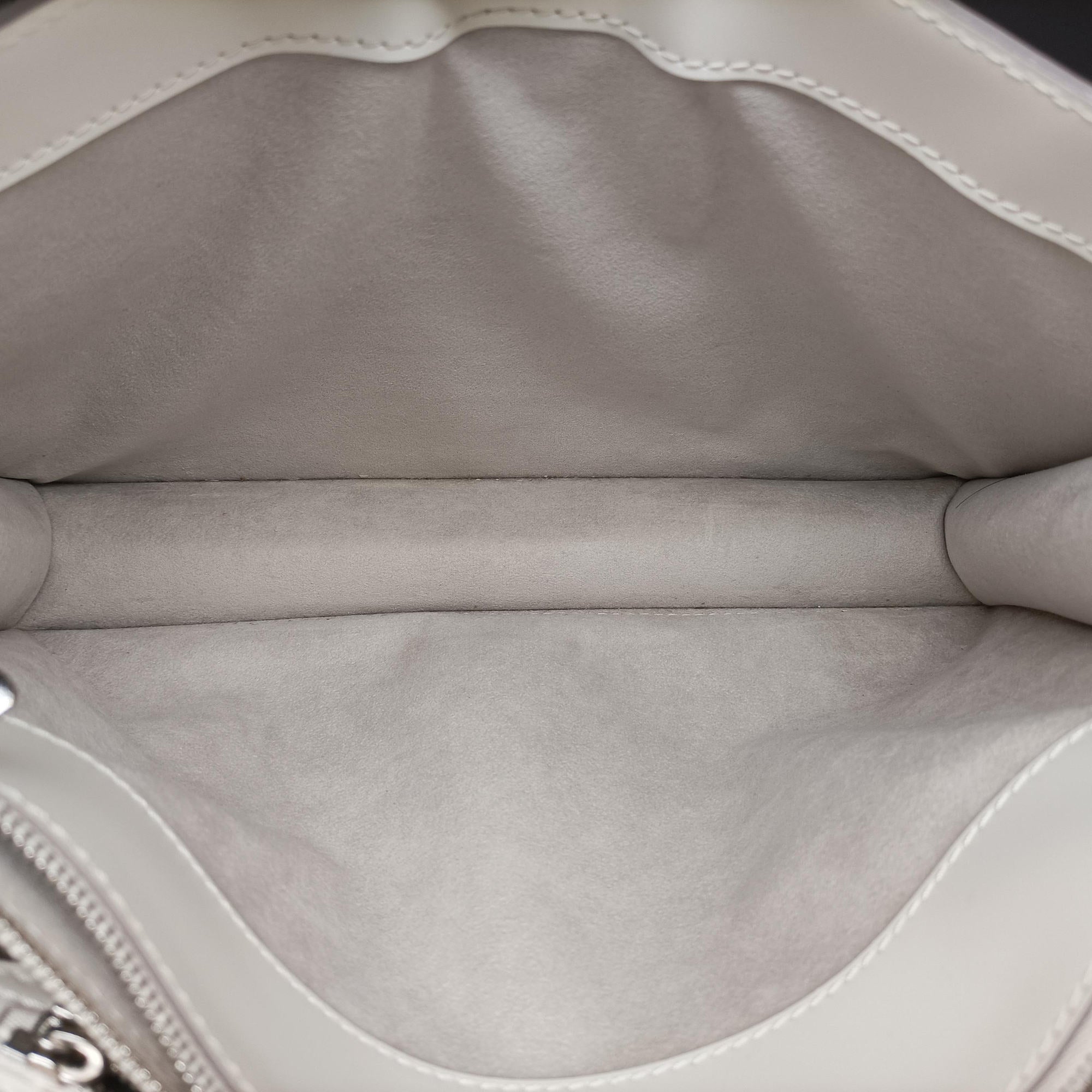 Pre-owned Louis Vuitton Sevigne GM White Epi M4051J shoulderbag | stylenewstar