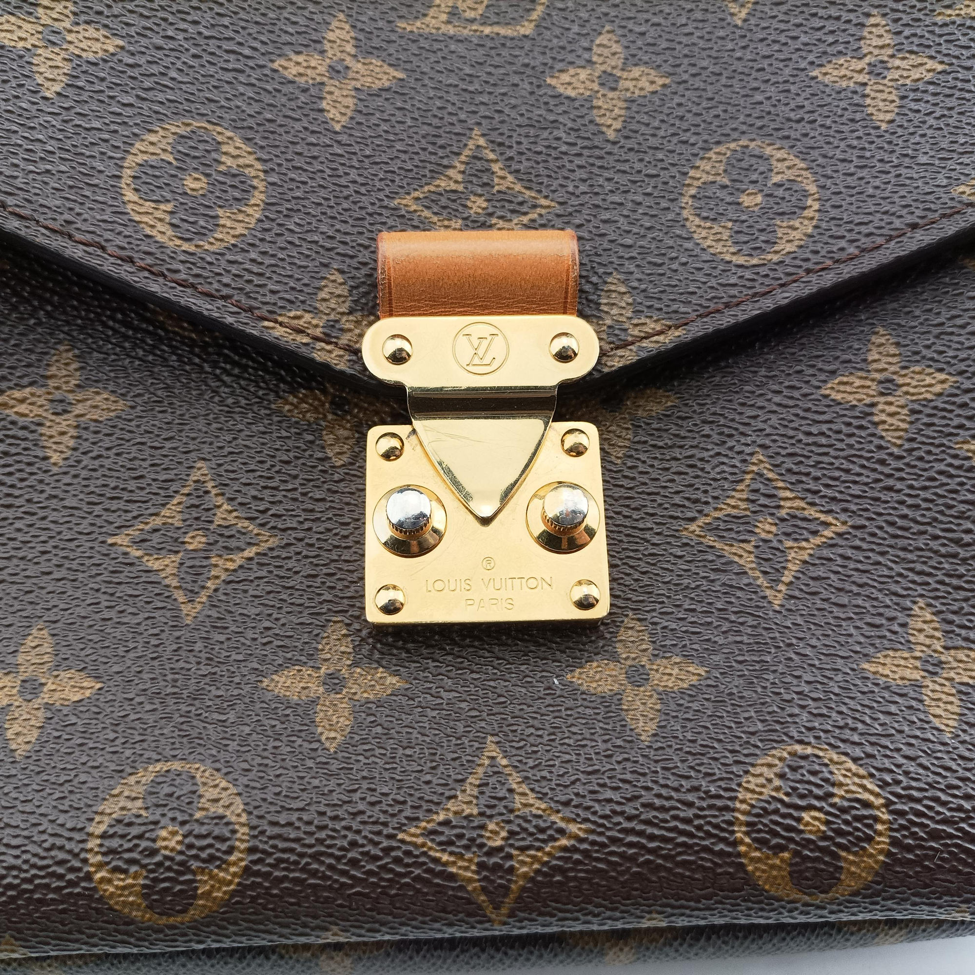 Secondhand Louis Vuitton Pochette Metis MM Brown Monogram Canvas M44875 shoulderbag | stylenewstar