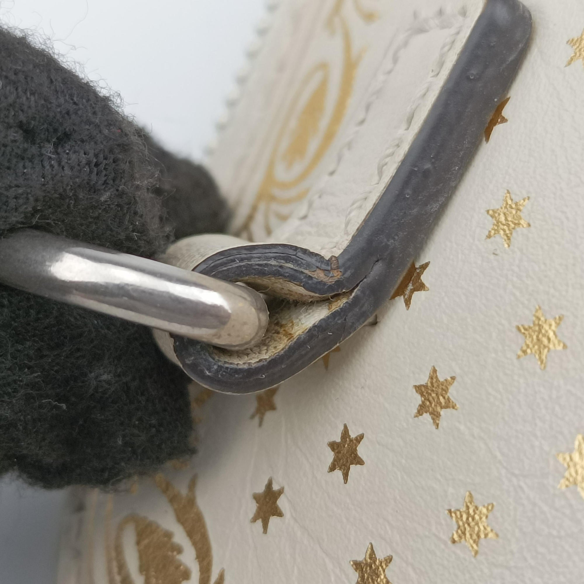 Pre-owned Gucci SEGA collaboration GUCCY print White Leather 511189 shoulderbag | stylenewstar