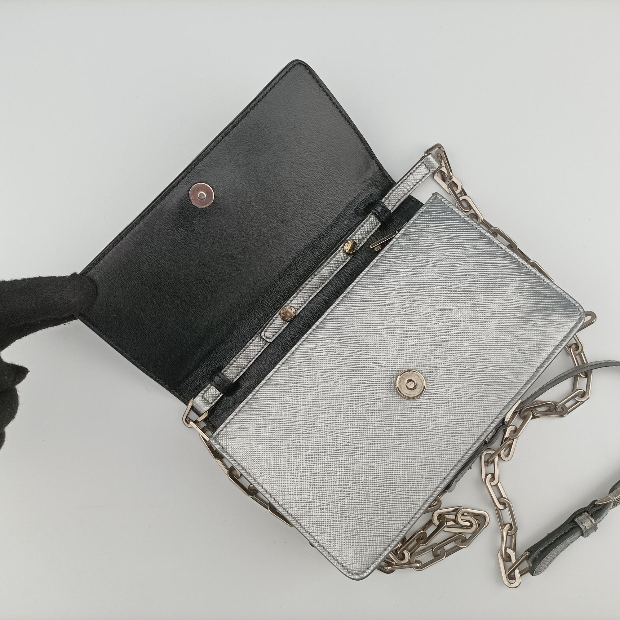 Vintage Prada Logo Chain Silver SAFFIANO Leather BT1035 shoulderbag | stylenewstar