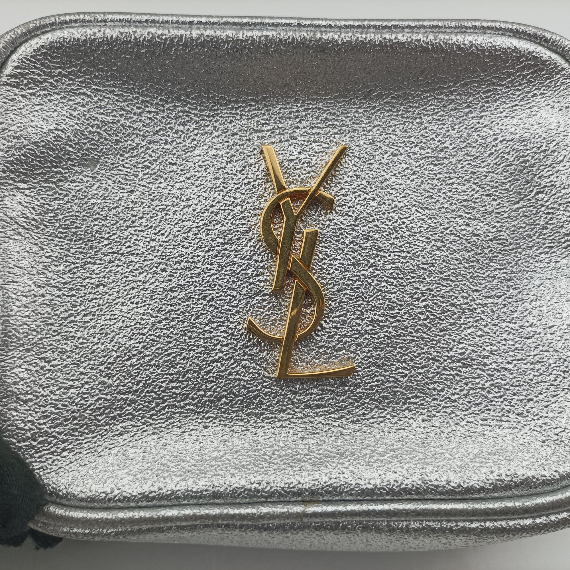 Pre-owned Yves Saint Laurent Monogram Blogger Silver Leather 425317 shoulderbag | stylenewstar