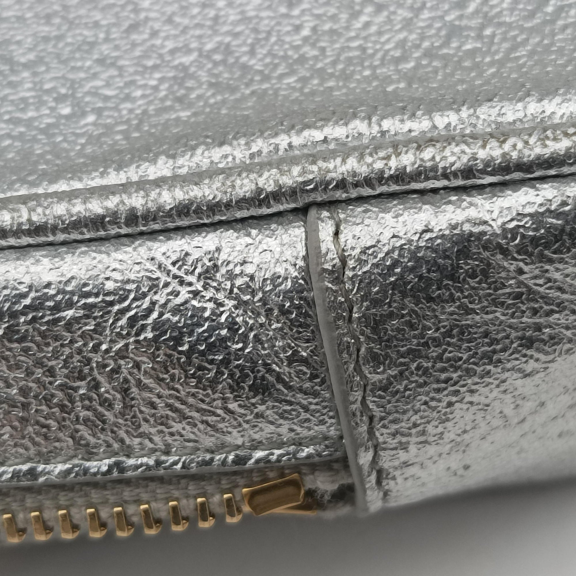 Pre-owned Yves Saint Laurent Monogram Blogger Silver Leather 425317 shoulderbag | stylenewstar