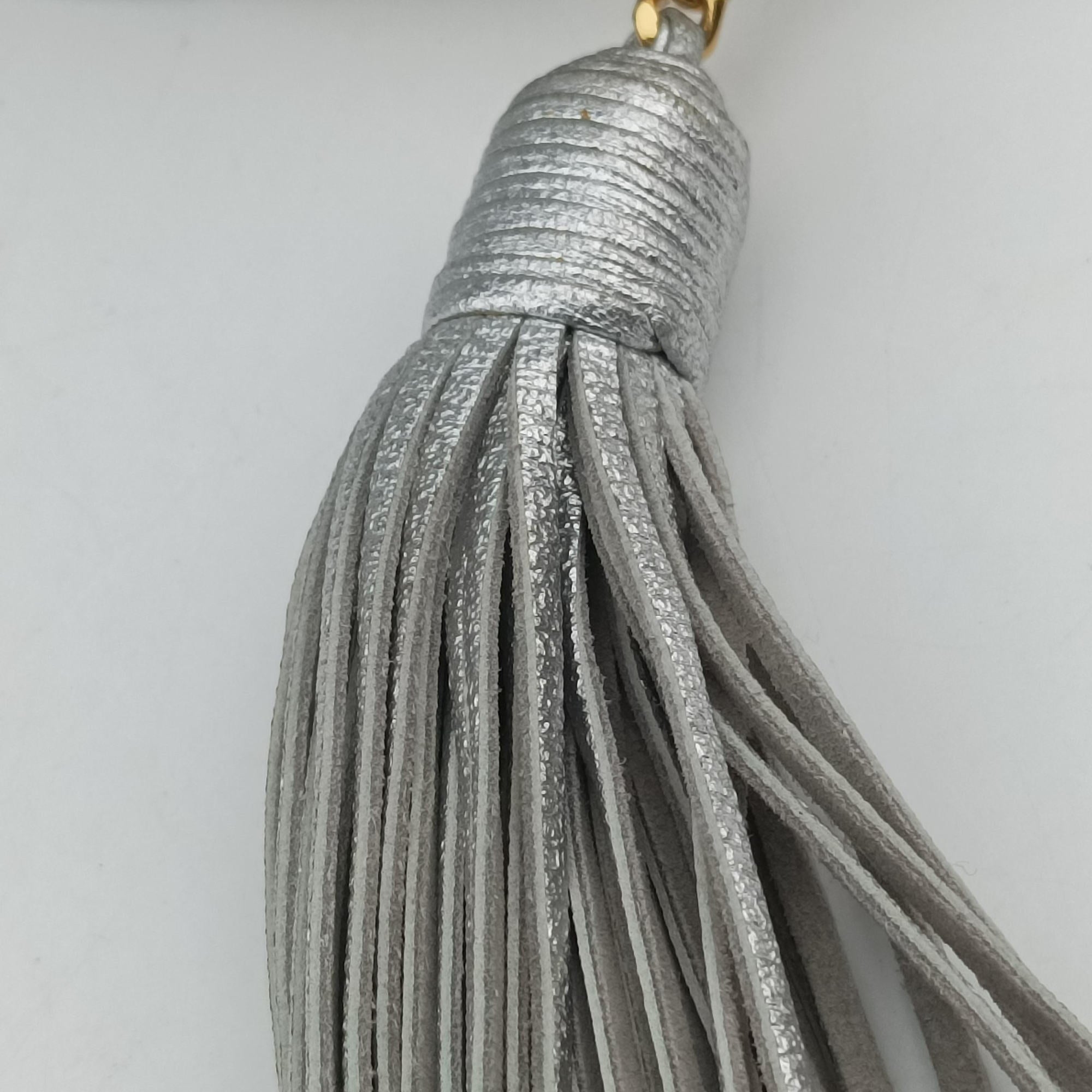 Pre-owned Yves Saint Laurent Monogram Blogger Silver Leather 425317 shoulderbag | stylenewstar