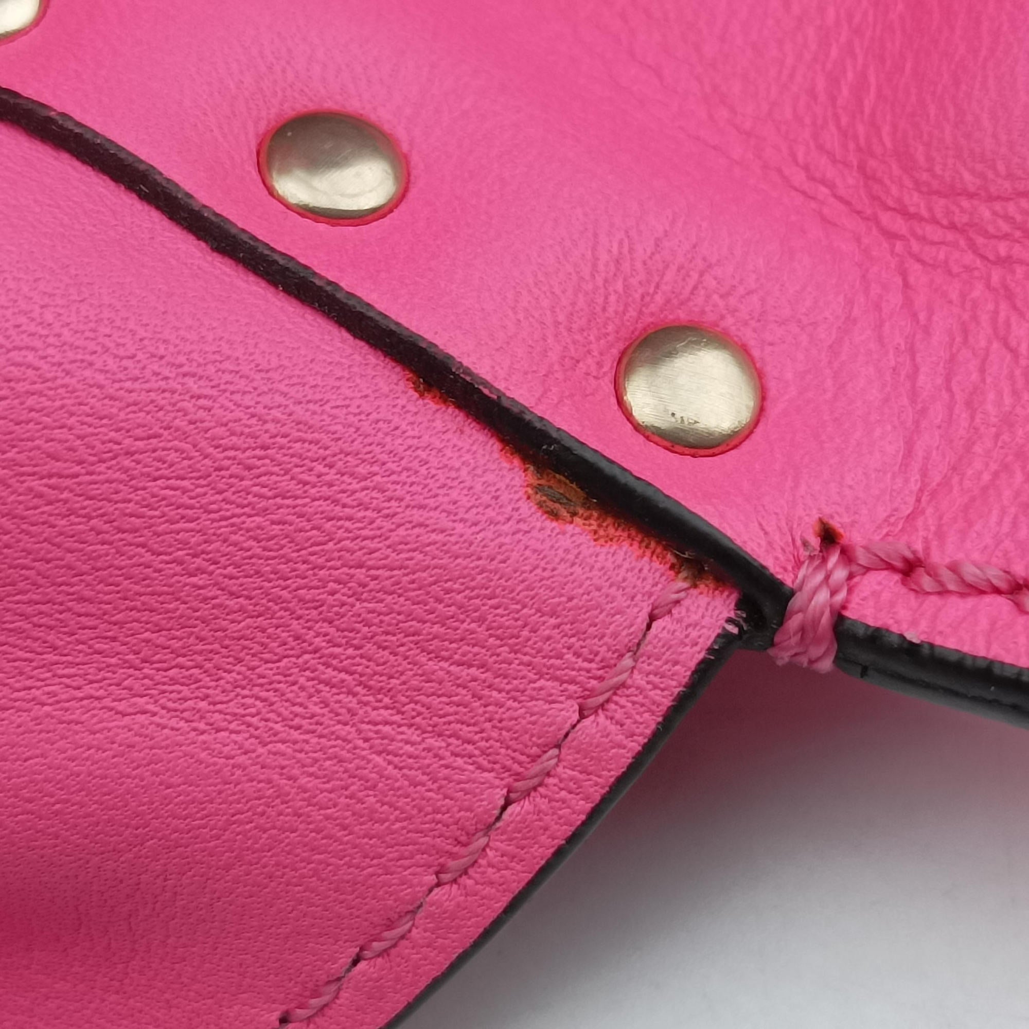 Pre-owned Valentino Rockstud Pink Leather  shoulderbag | stylenewstar