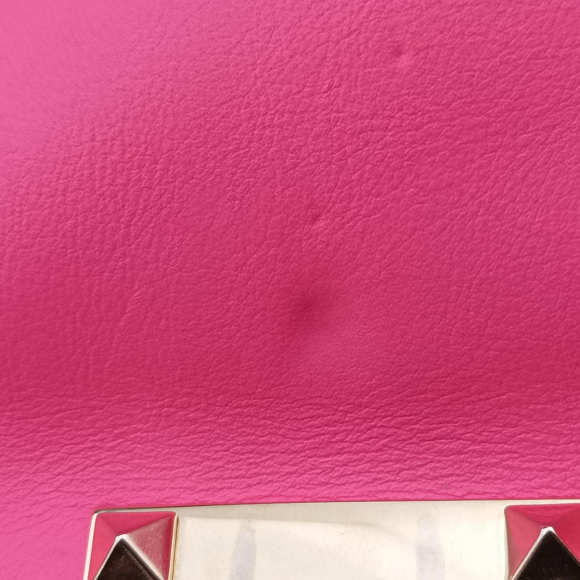 Pre-owned Valentino Rockstud Pink Leather  shoulderbag | stylenewstar