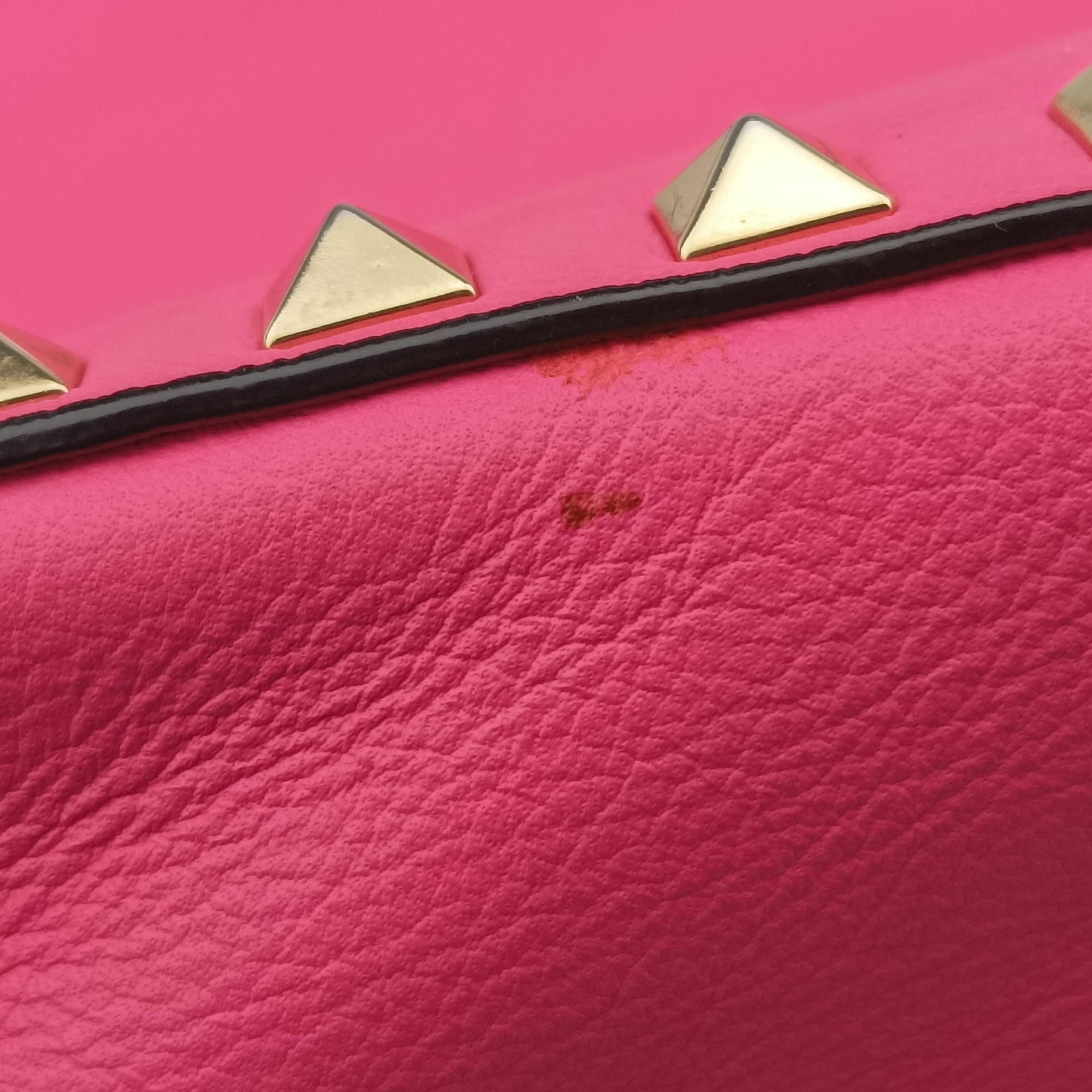 Pre-owned Valentino Rockstud Pink Leather  shoulderbag | stylenewstar