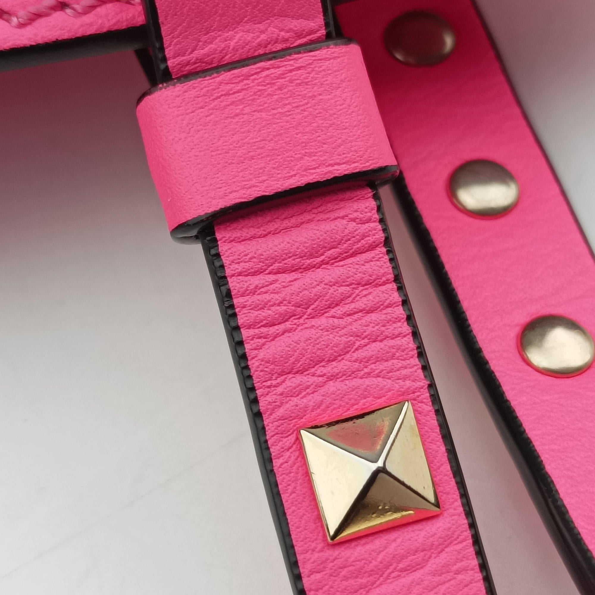 Pre-owned Valentino Rockstud Pink Leather  shoulderbag | stylenewstar