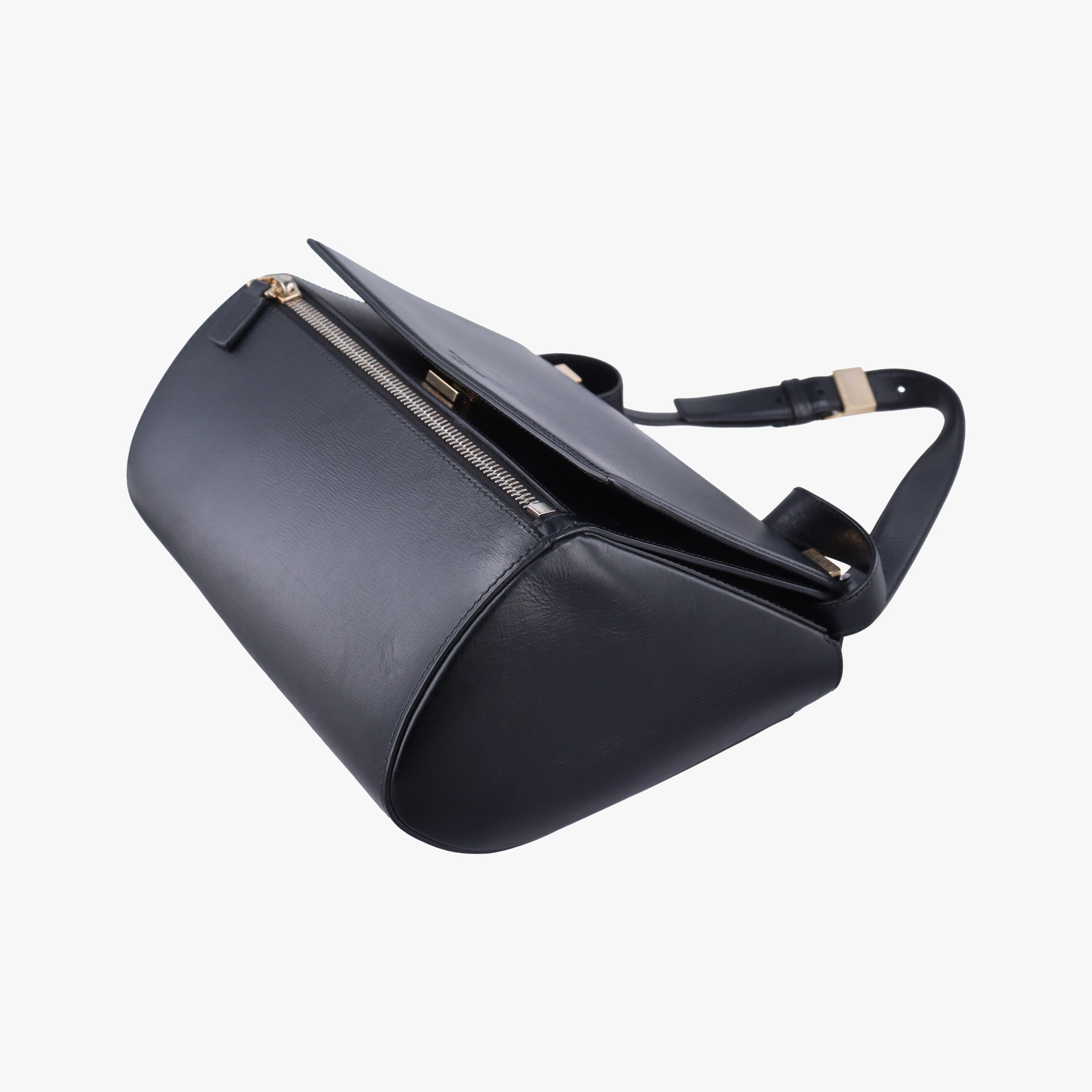 Pre-owned Givenchy Pandora Black Leather  shoulderbag | stylenewstar