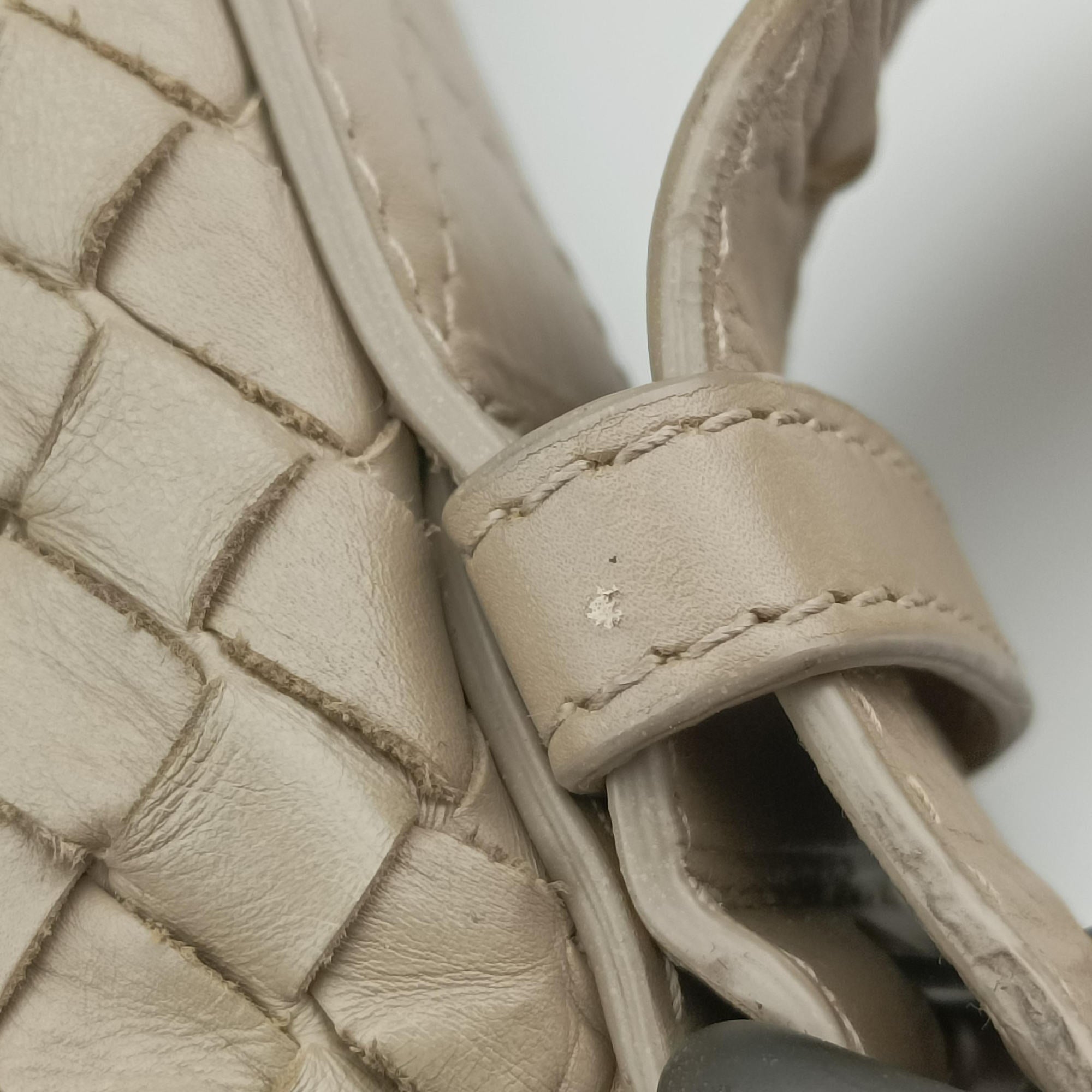 Pre-owned Bottega Veneta Intrecciato Beige lambskin  shoulderbag | stylenewstar