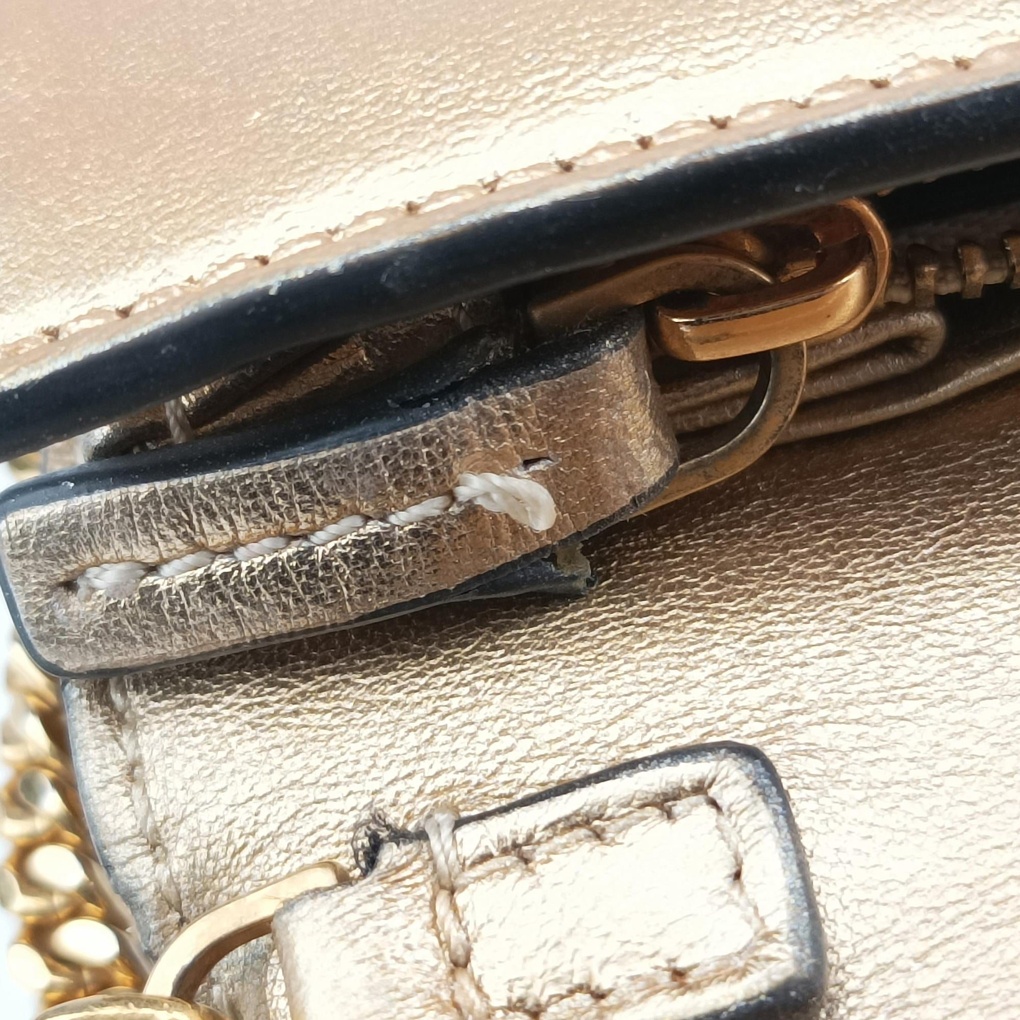 Secondhand VERSACE Medusa Golden Leather  shoulderbag | stylenewstar