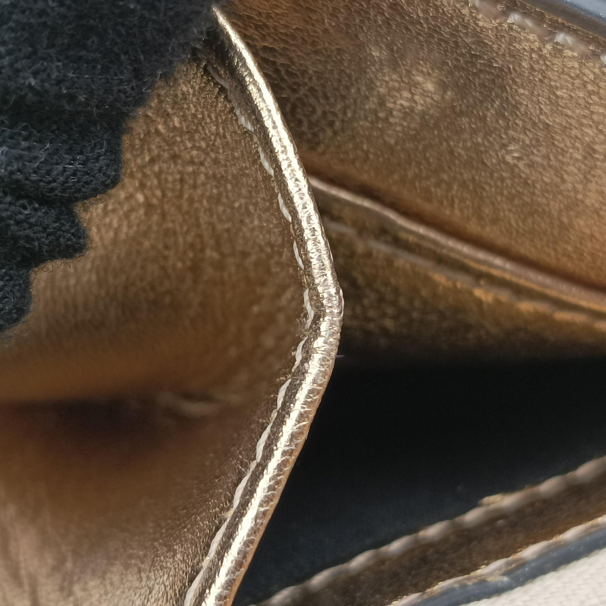 Secondhand VERSACE Medusa Golden Leather  shoulderbag | stylenewstar