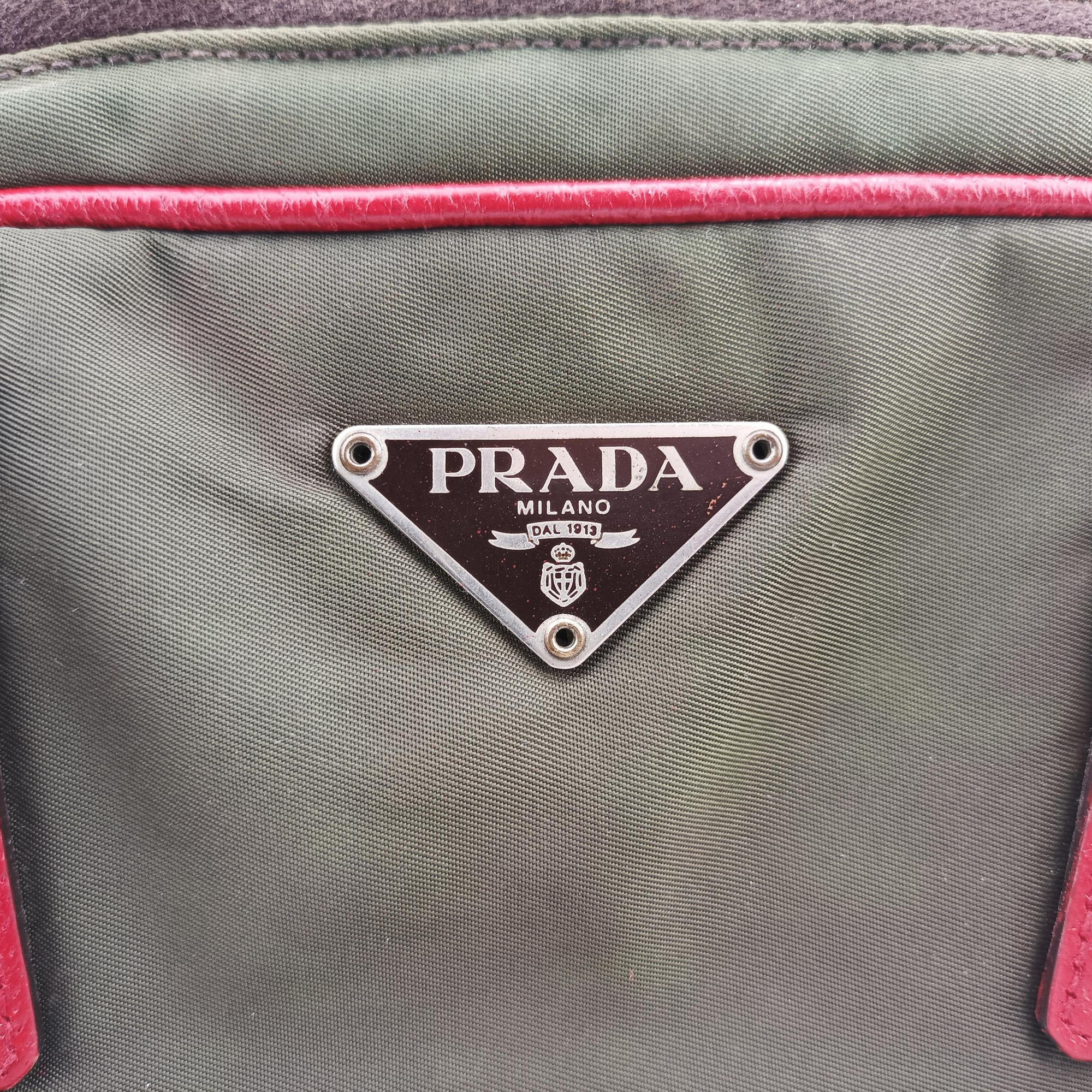 Pre-owned Prada Triangle logo Red x green Nylon×Leather  handbag | stylenewstar