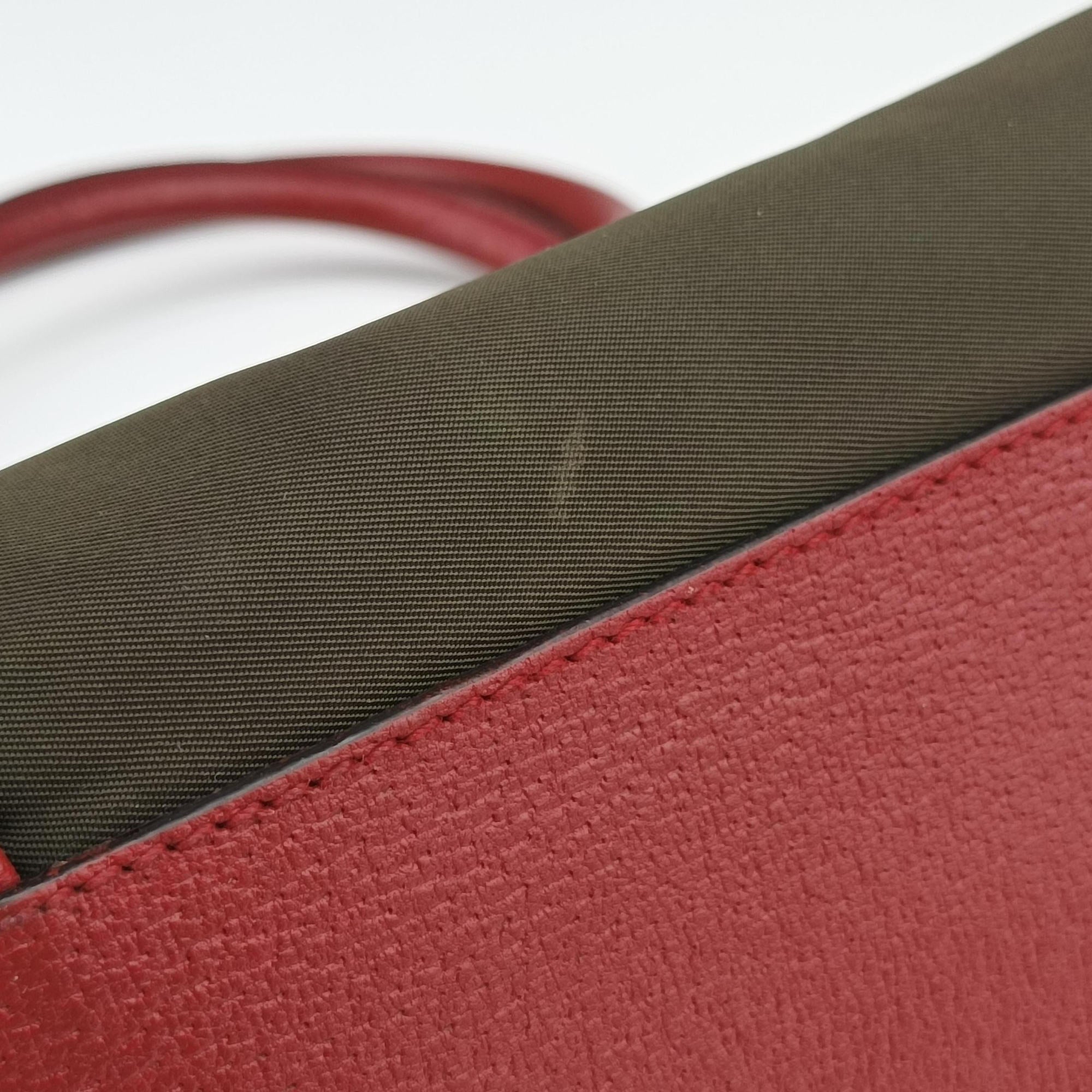 Pre-owned Prada Triangle logo Red x green Nylon×Leather  handbag | stylenewstar