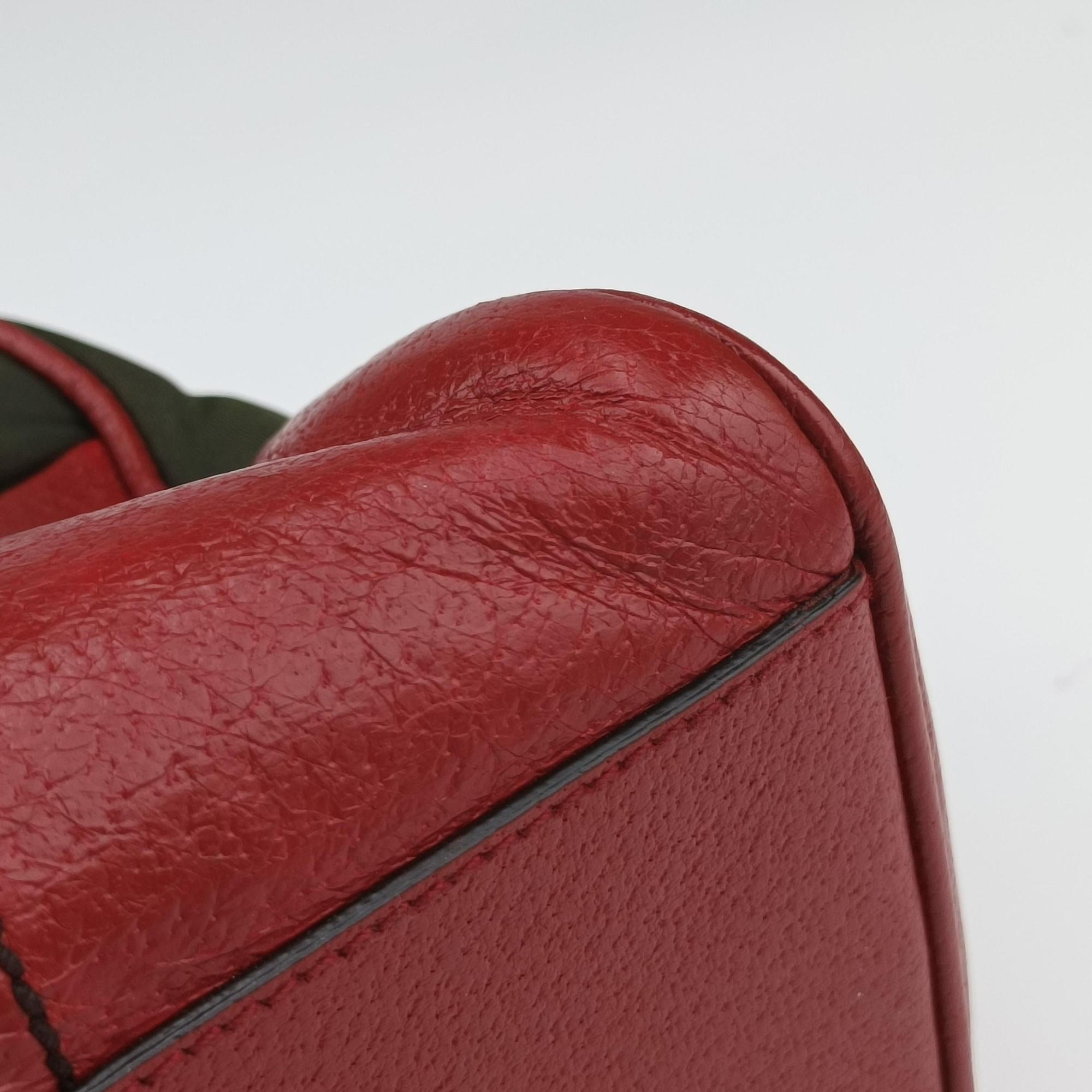 Pre-owned Prada Triangle logo Red x green Nylon×Leather  handbag | stylenewstar
