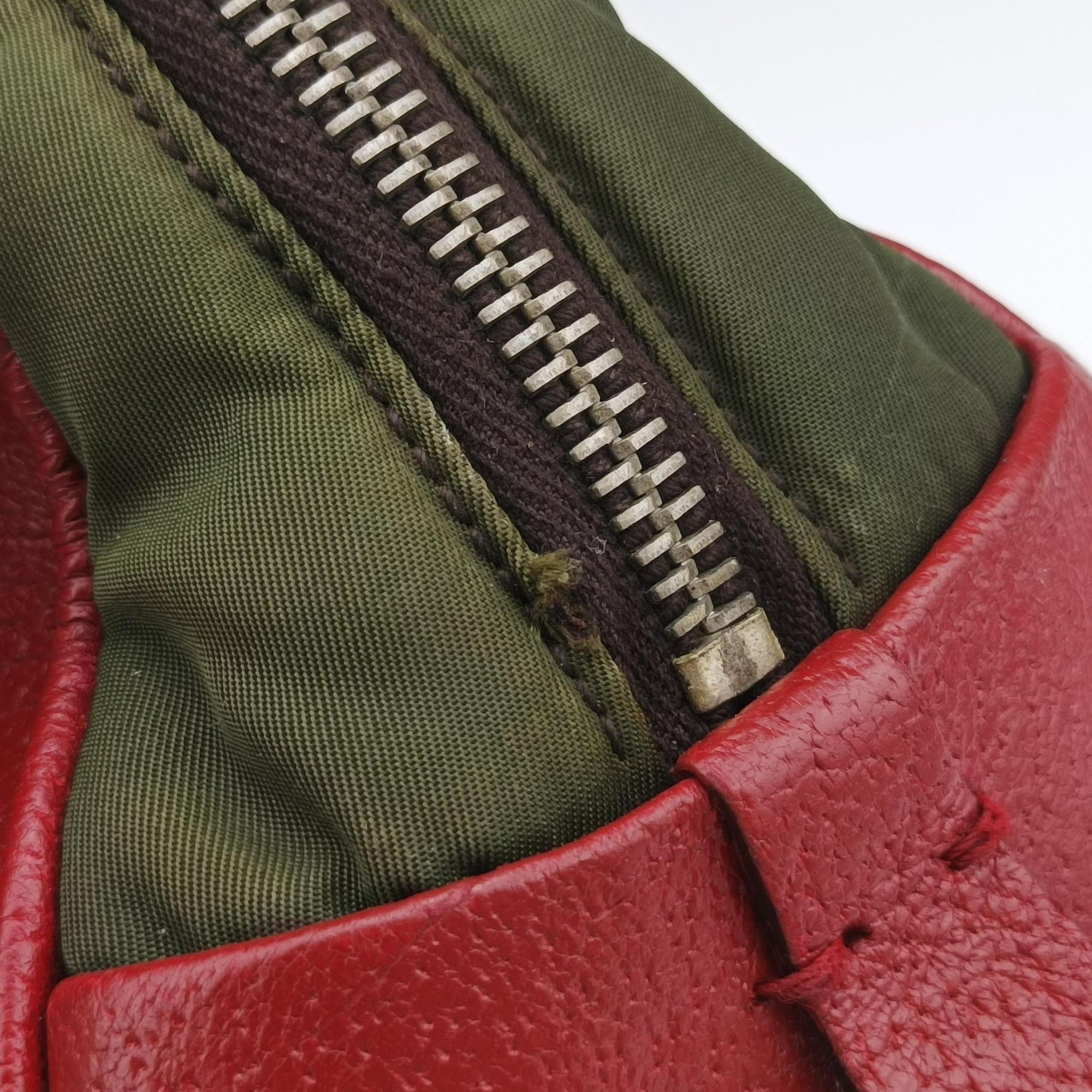 Pre-owned Prada Triangle logo Red x green Nylon×Leather  handbag | stylenewstar