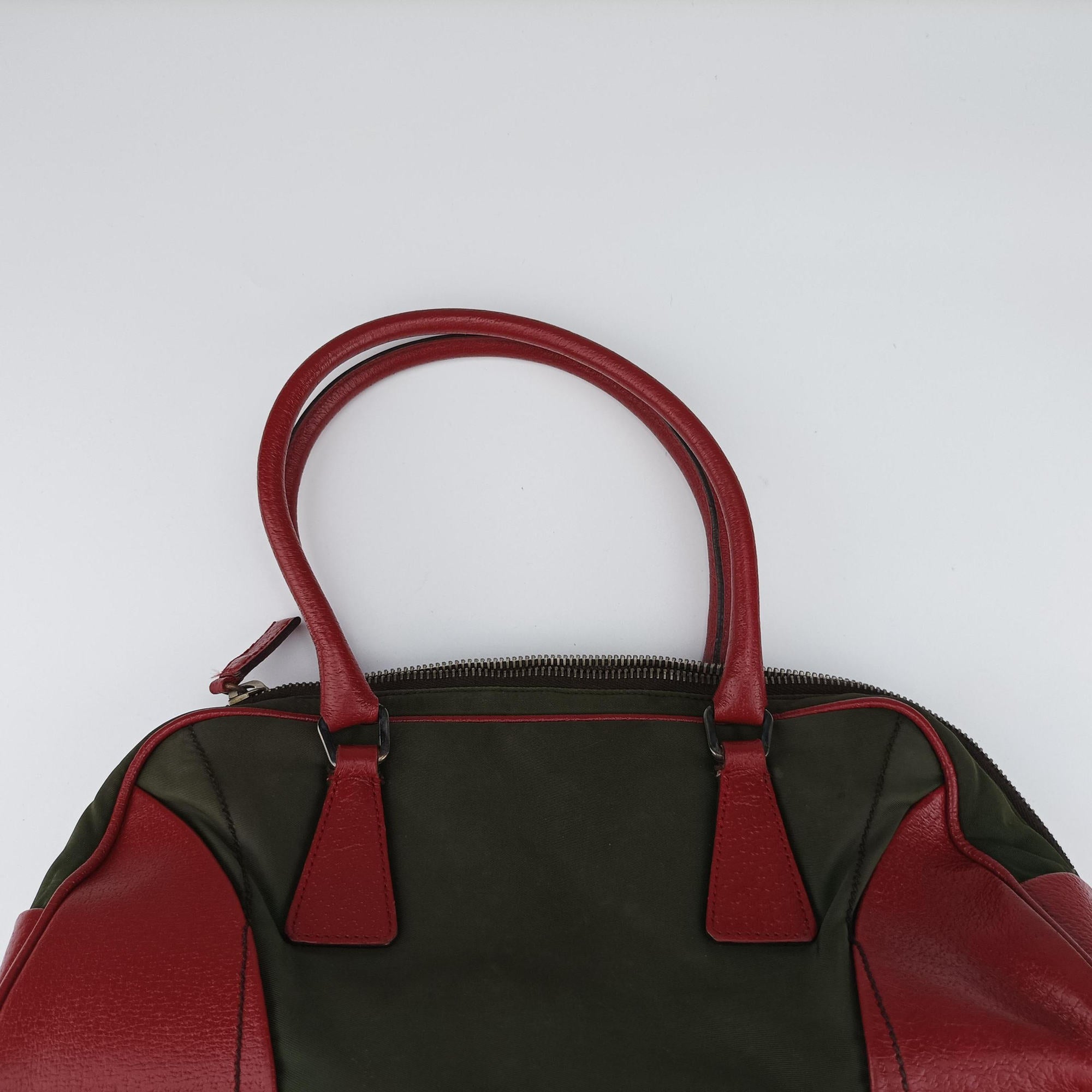 Pre-owned Prada Triangle logo Red x green Nylon×Leather  handbag | stylenewstar