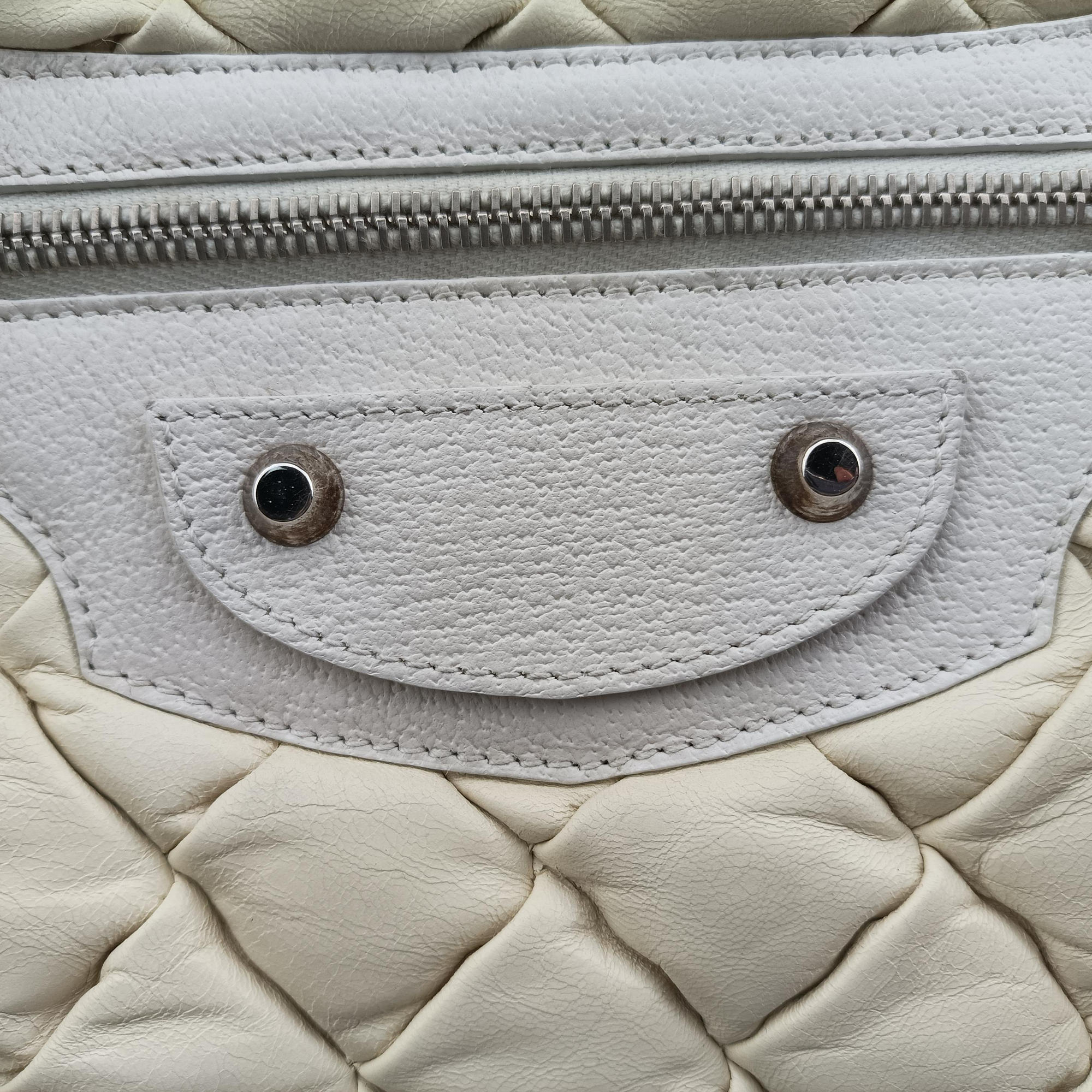 Pre-owned Balenciaga The Matelasse Beige leather  handbag | stylenewstar