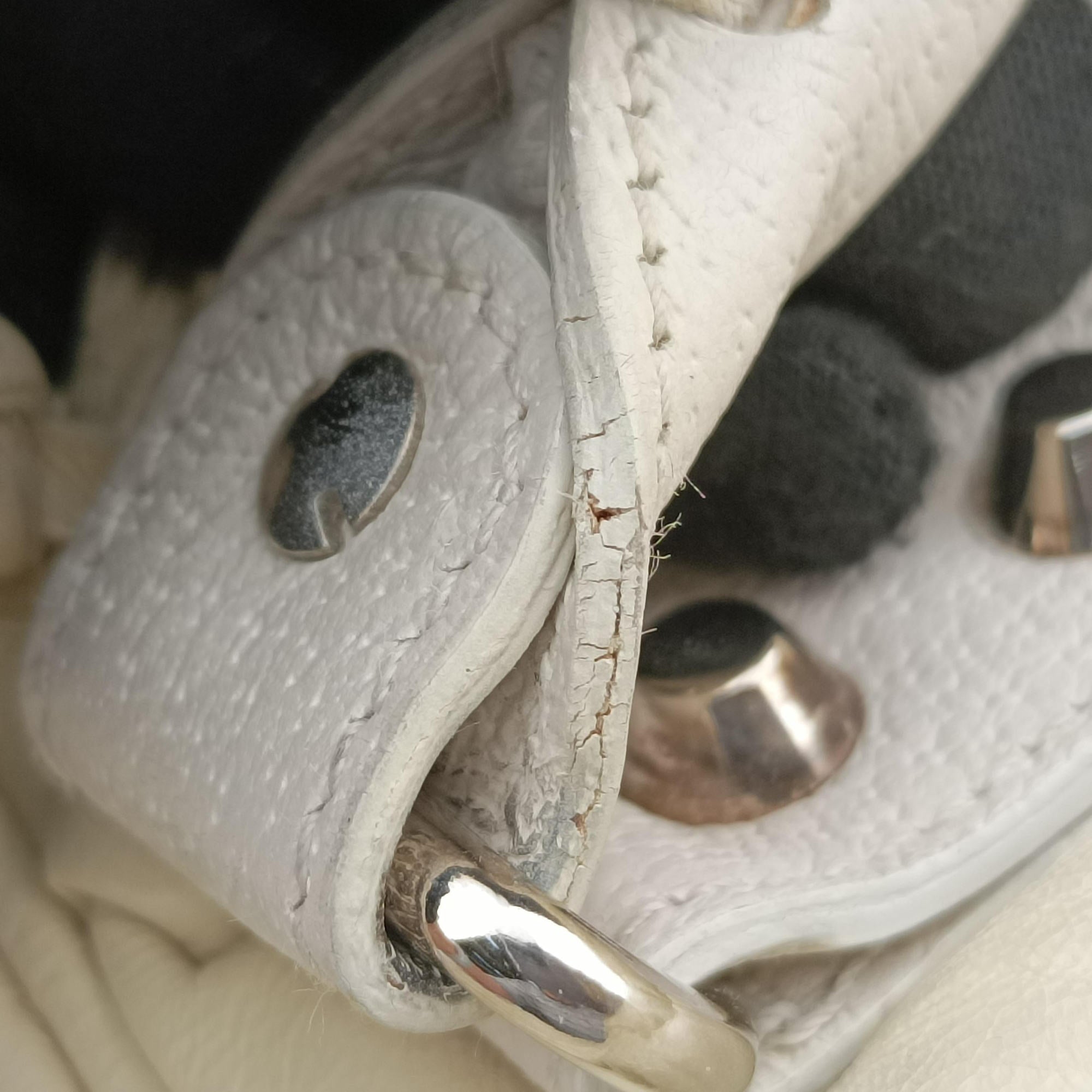Pre-owned Balenciaga The Matelasse Beige leather  handbag | stylenewstar