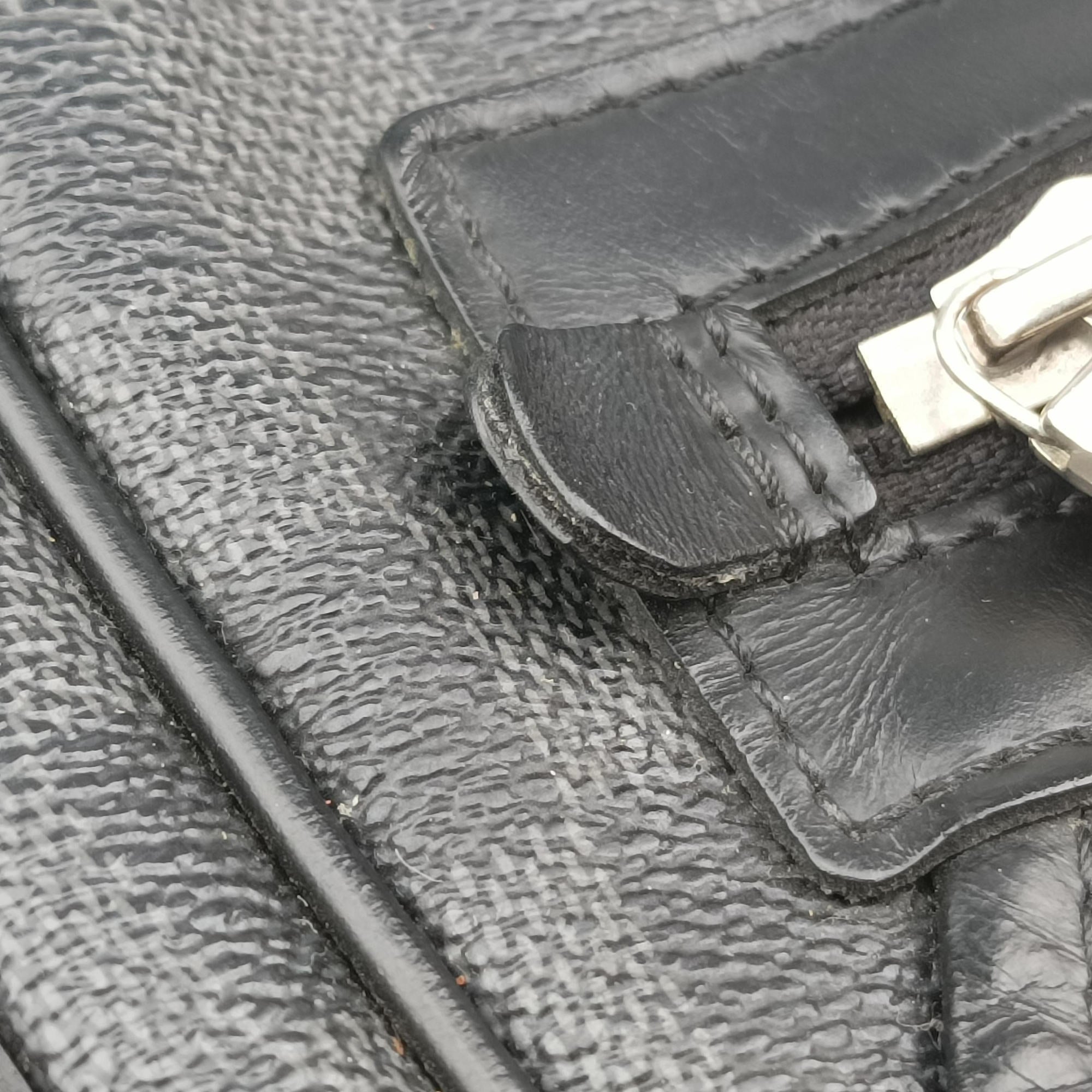 Pre-owned Louis Vuitton DANIEL MM Noir Damier Graphite N58029 crossbodybag | stylenewstar
