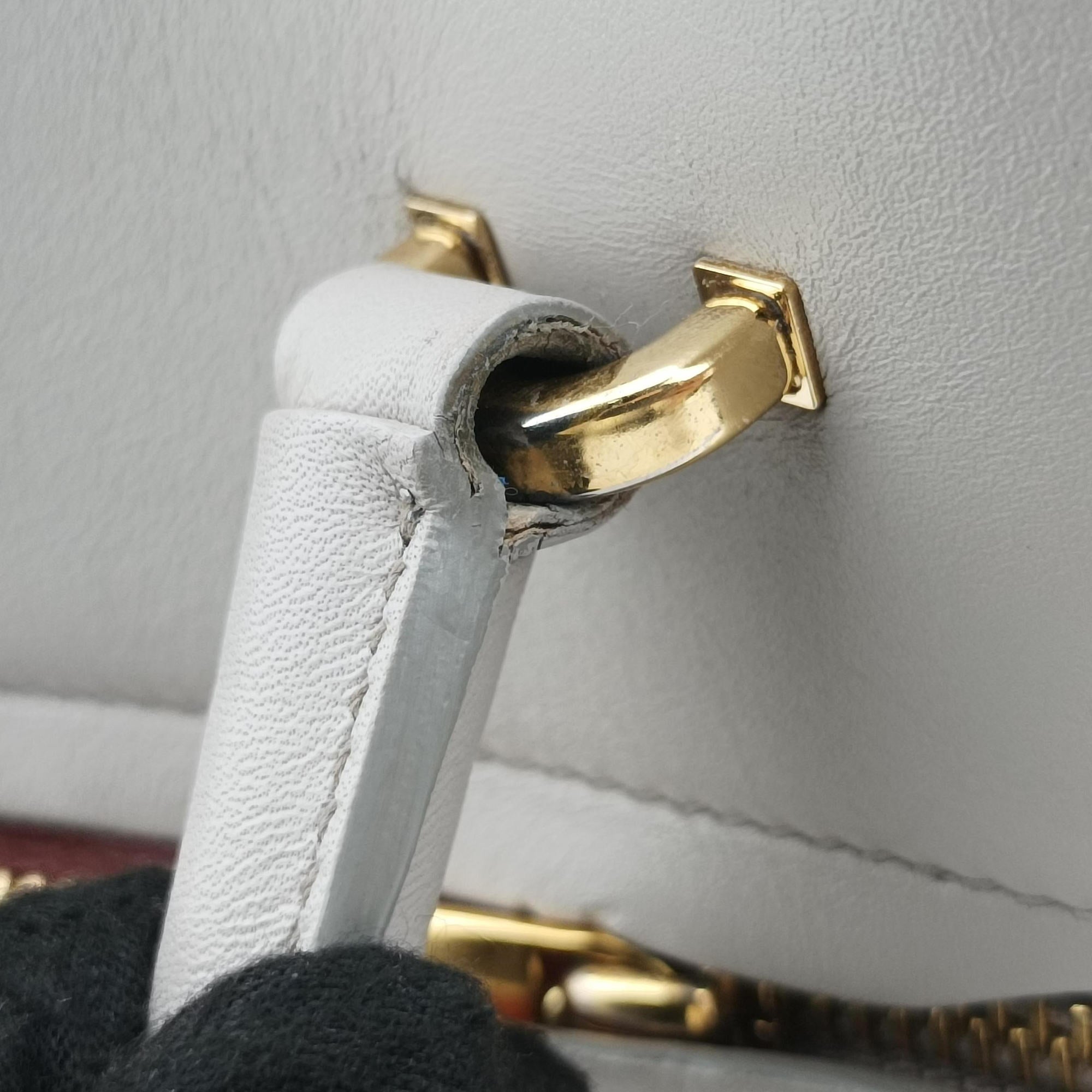 Pre-owned Ferragamo Gancini Juliet Light gray leather  handbag | stylenewstar