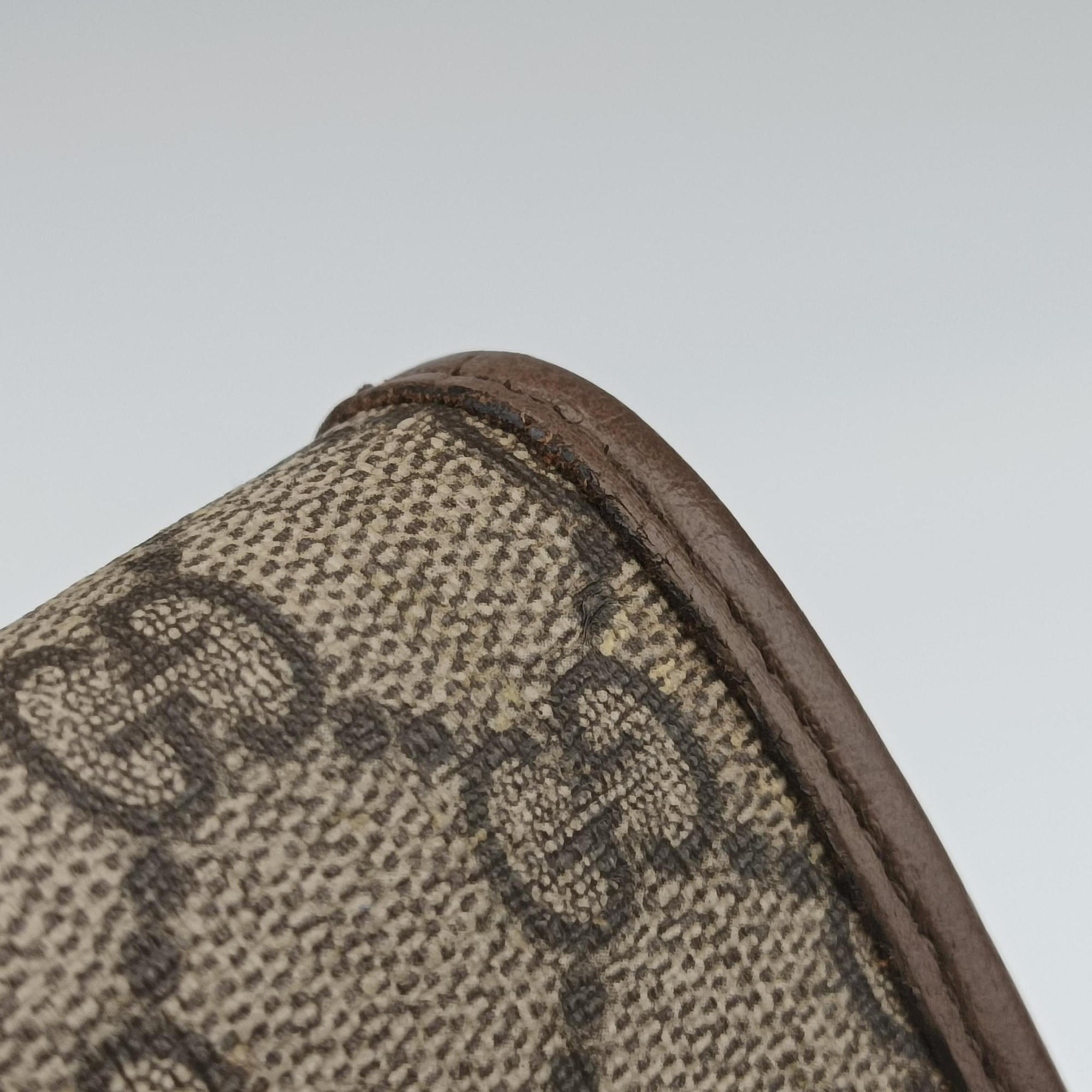 Secondhand Gucci NEO VINTAGE GG Supreme beige×Brown PVC coated canvas×Leather 493930 shoulderbag | stylenewstar