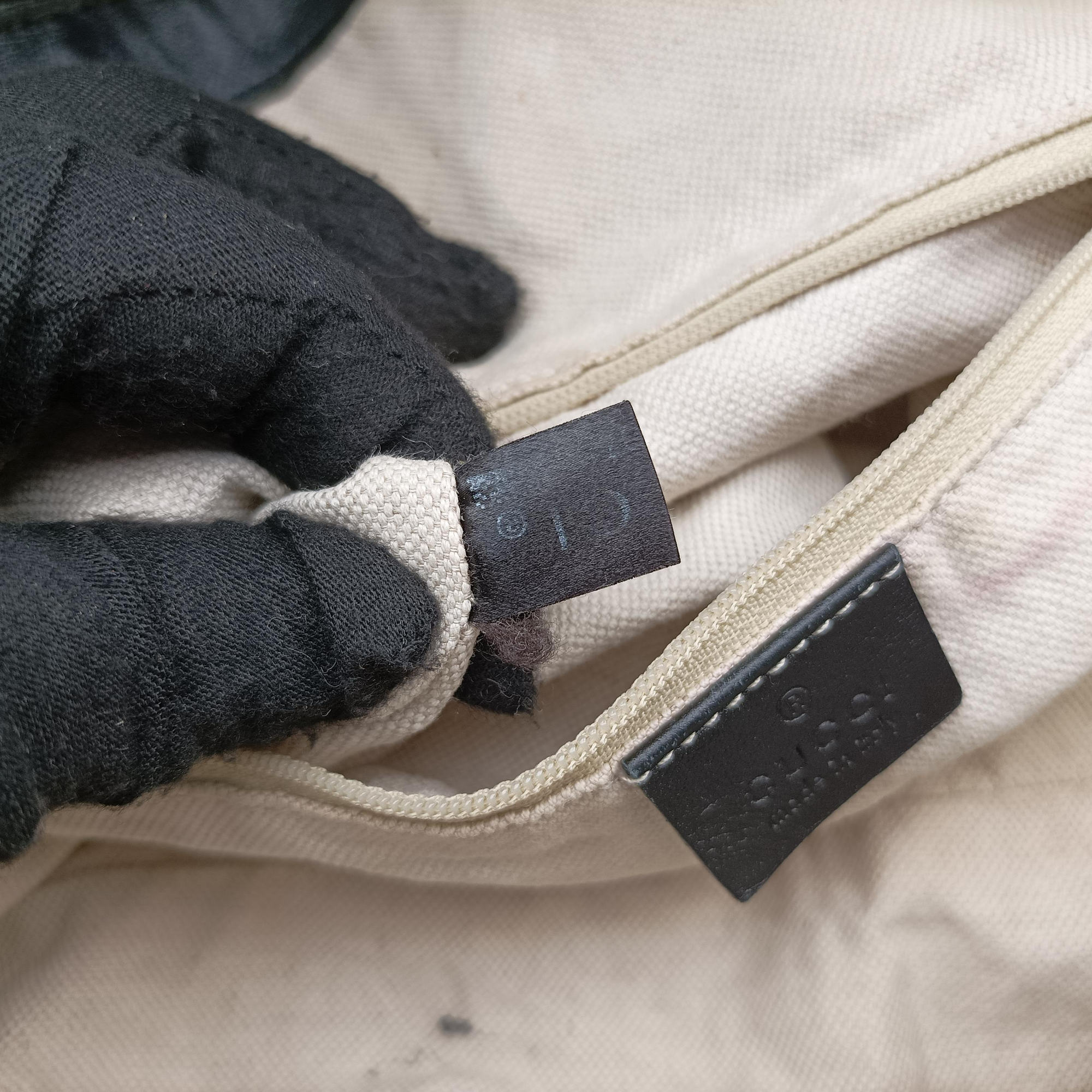 Secondhand Gucci Sukey Diamante Beige×Black canvas×leather 223974 shoulderbag | stylenewstar