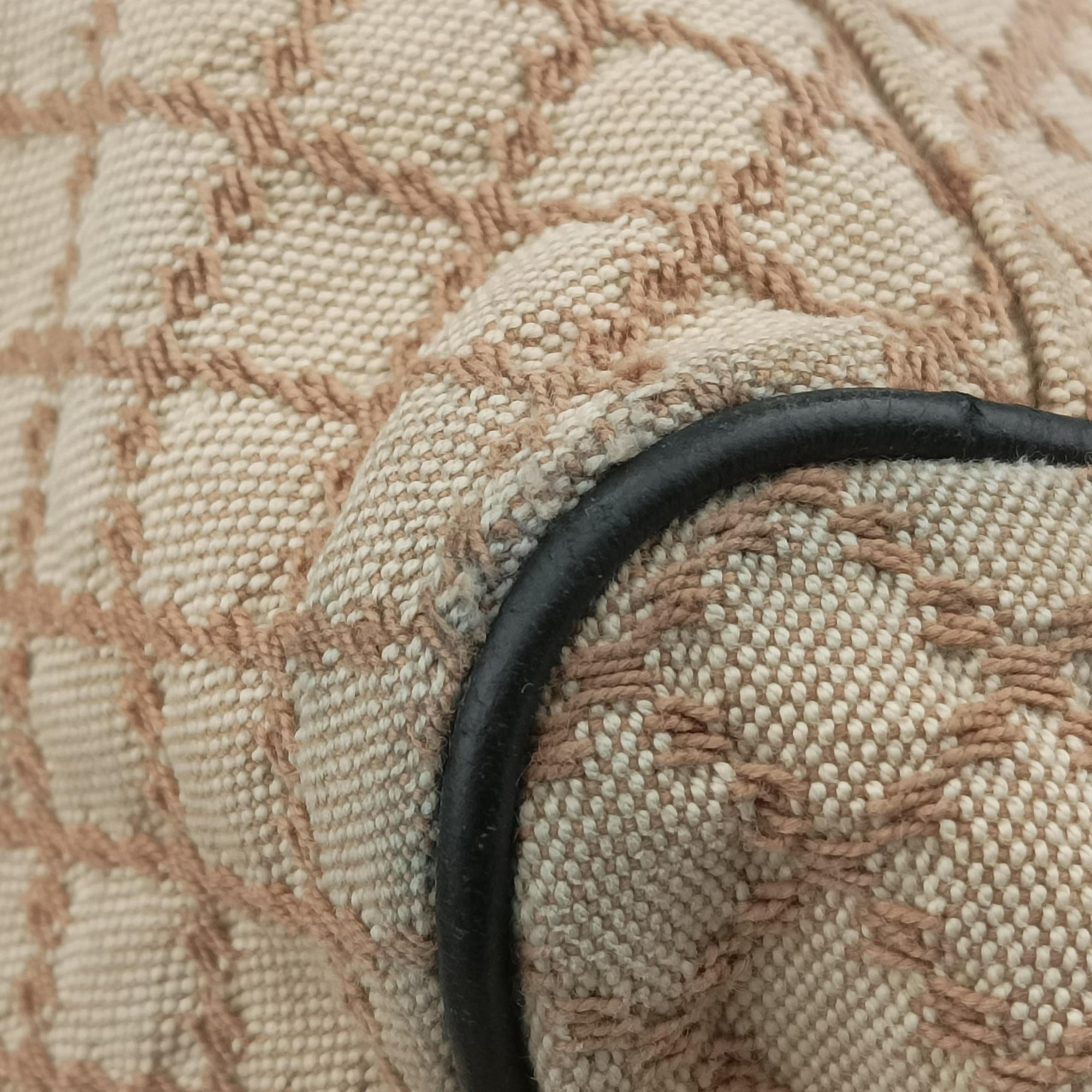 Secondhand Gucci Sukey Diamante Beige×Black canvas×leather 223974 shoulderbag | stylenewstar