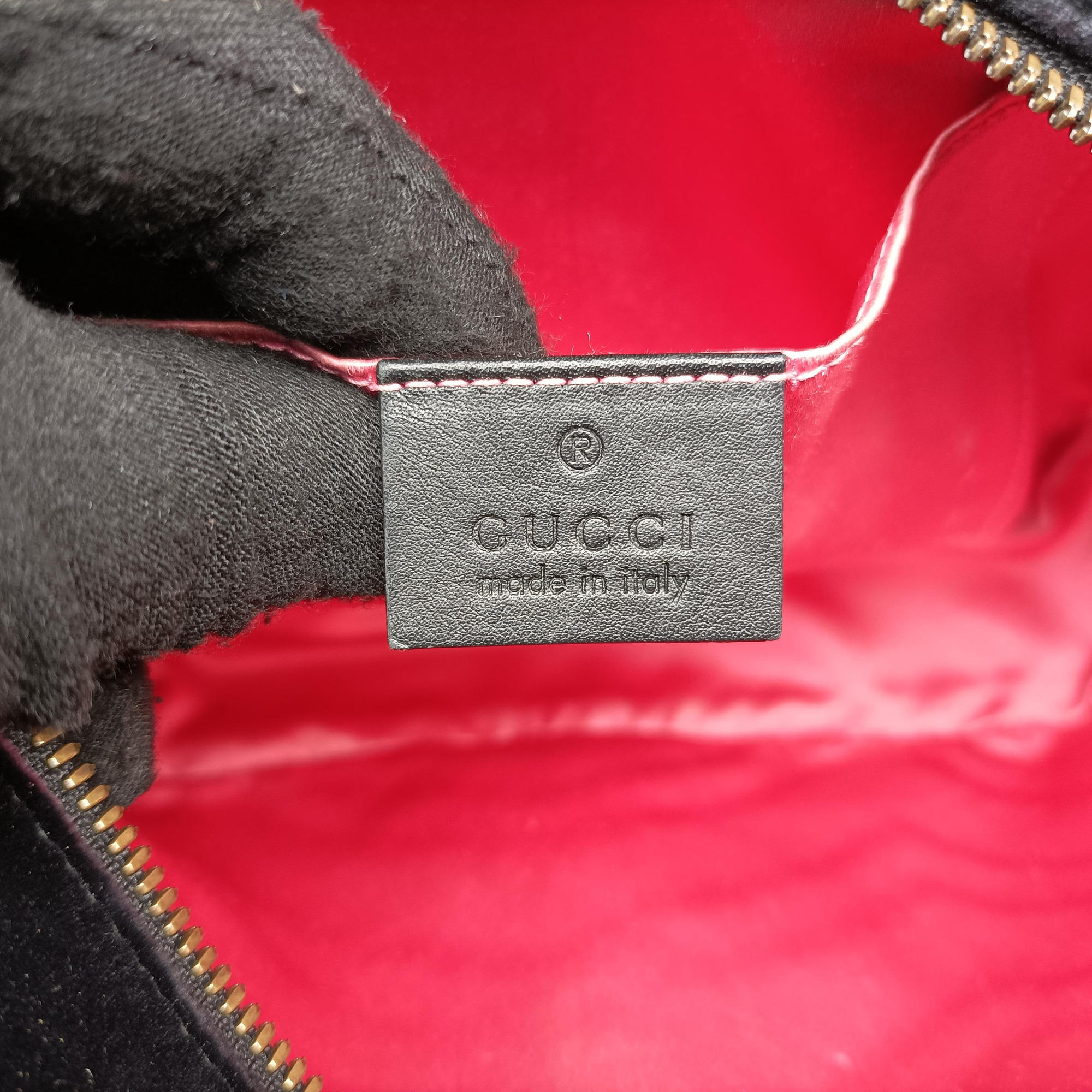 Pre-owned Gucci GG Marmont Black velour 447632 shoulderbag | stylenewstar