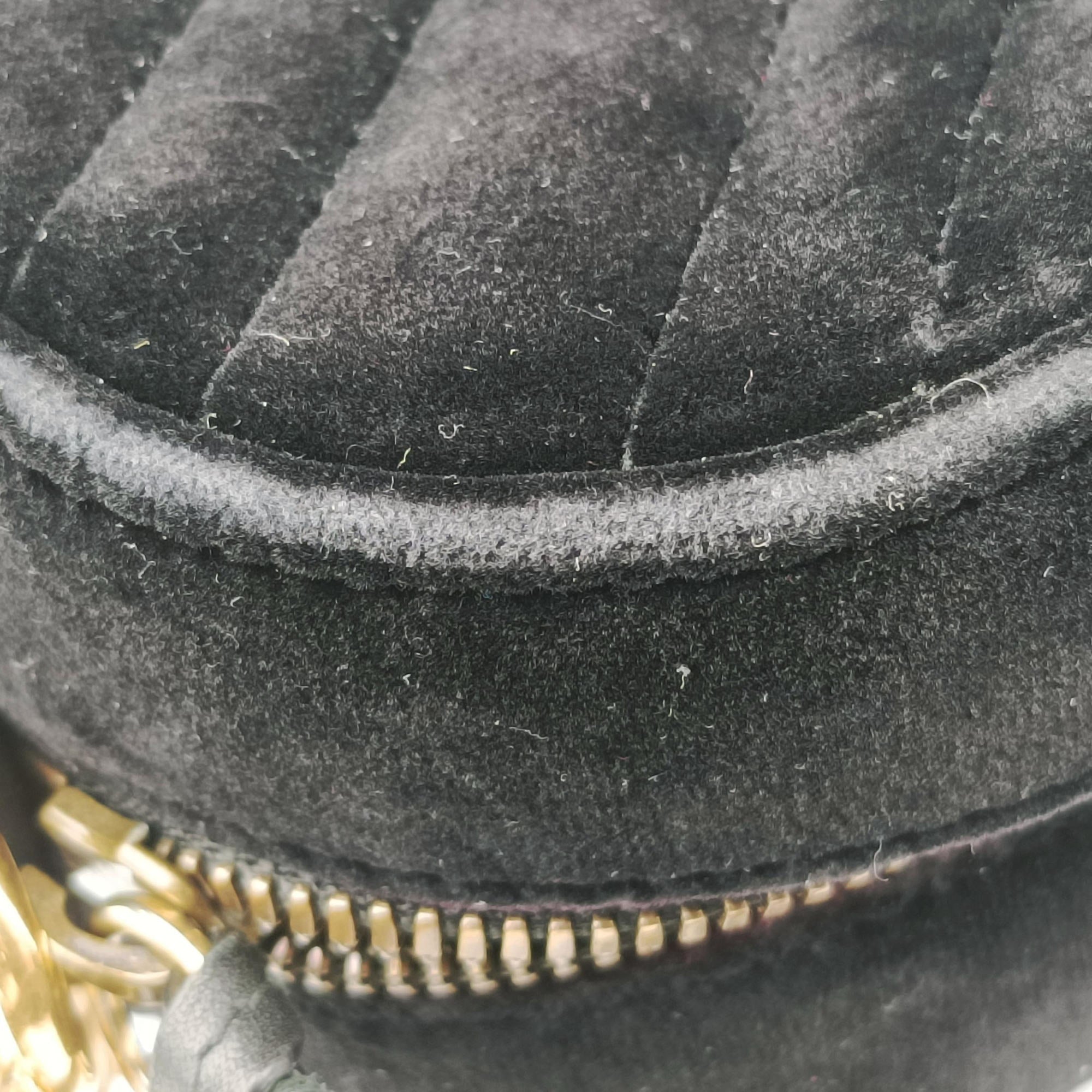 Pre-owned Gucci GG Marmont Black velour 447632 shoulderbag | stylenewstar
