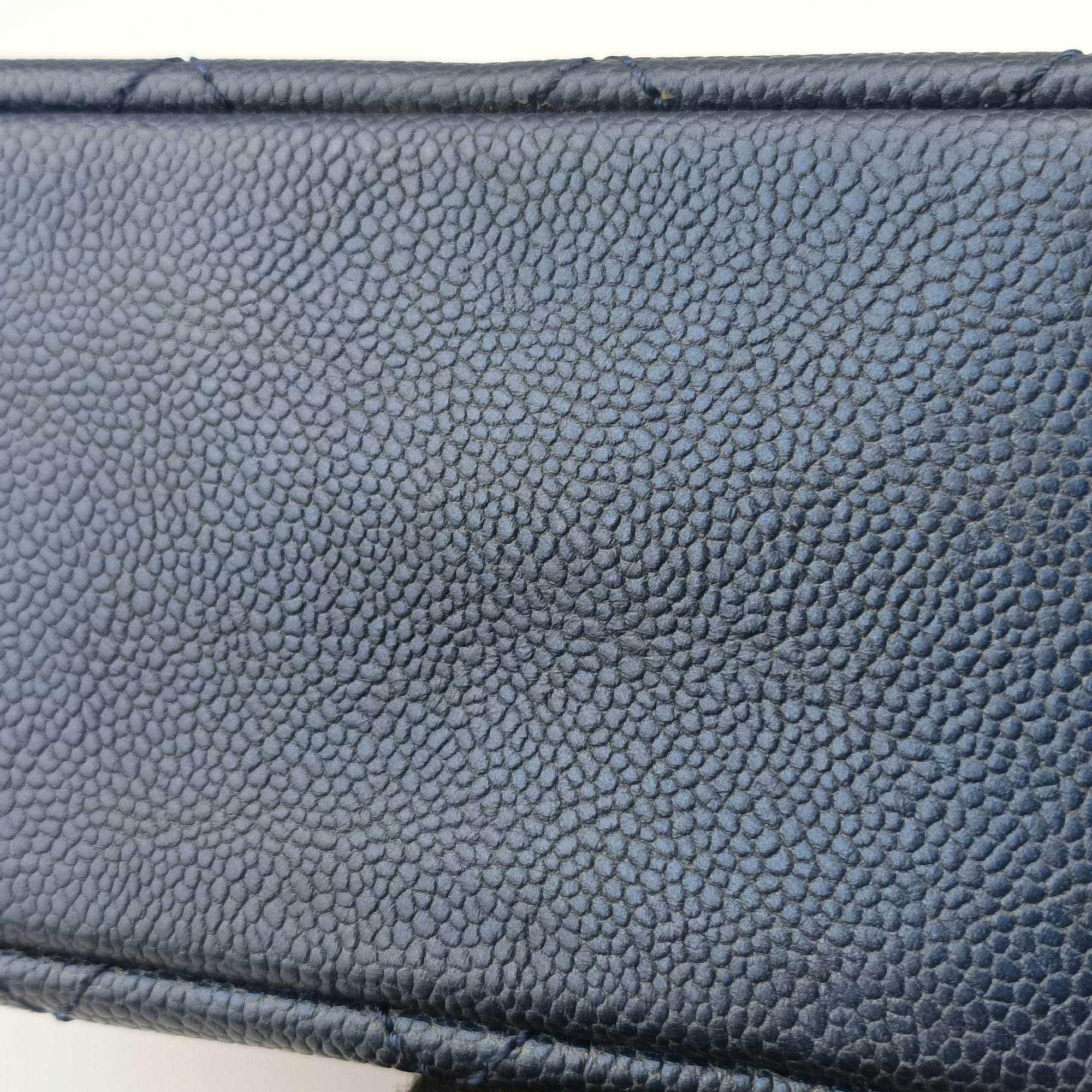 Pre-owned Chanel Matelasse Navy Caviar leather A67414 shoulderbag | stylenewstar