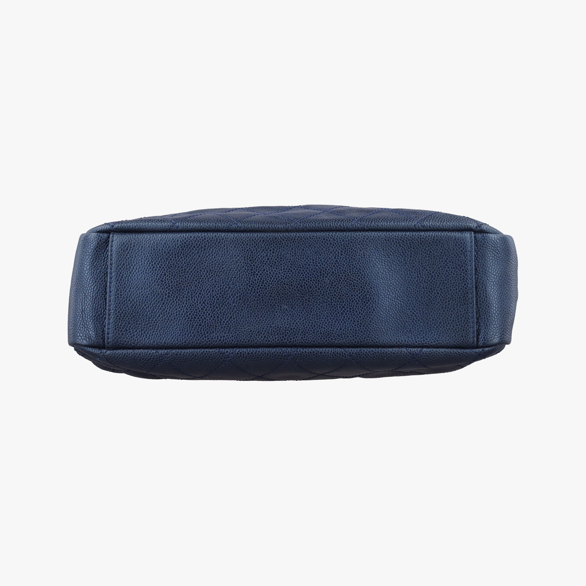 Pre-owned Chanel Matelasse Navy Caviar leather A67414 shoulderbag | stylenewstar
