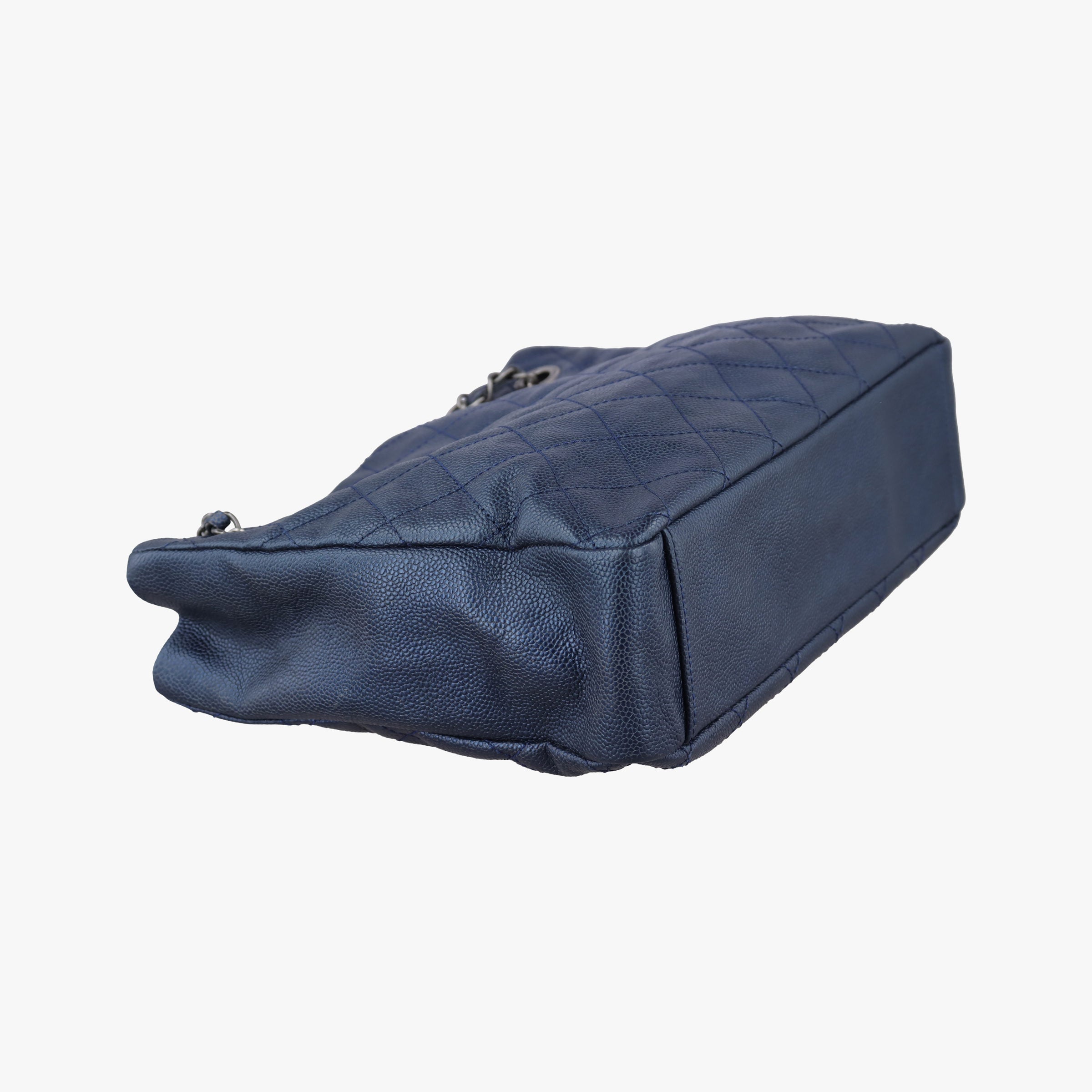 Pre-owned Chanel Matelasse Navy Caviar leather A67414 shoulderbag | stylenewstar