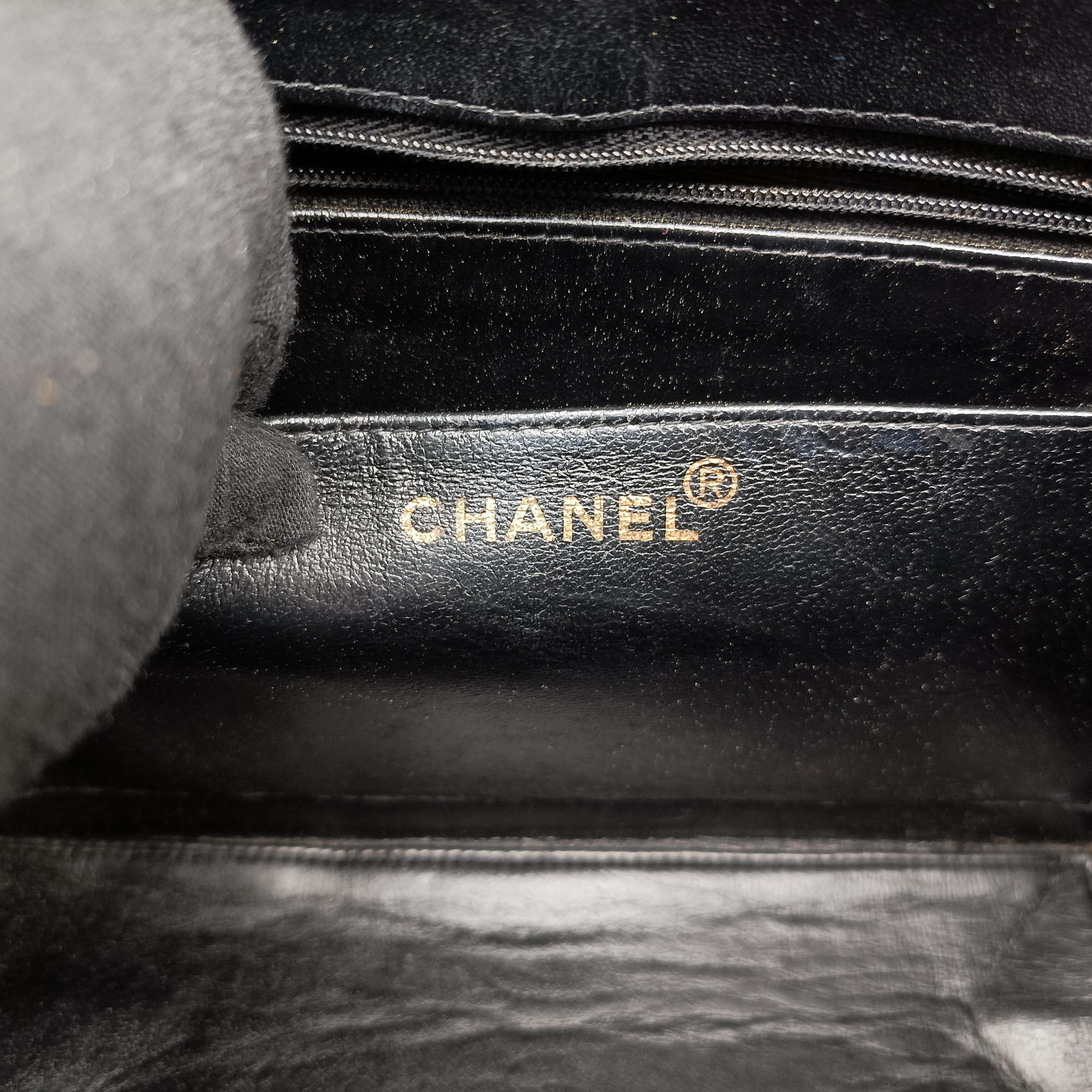 Vintage Chanel CC Snake Chain Flap Black Enamel A08699 shoulderbag | stylenewstar
