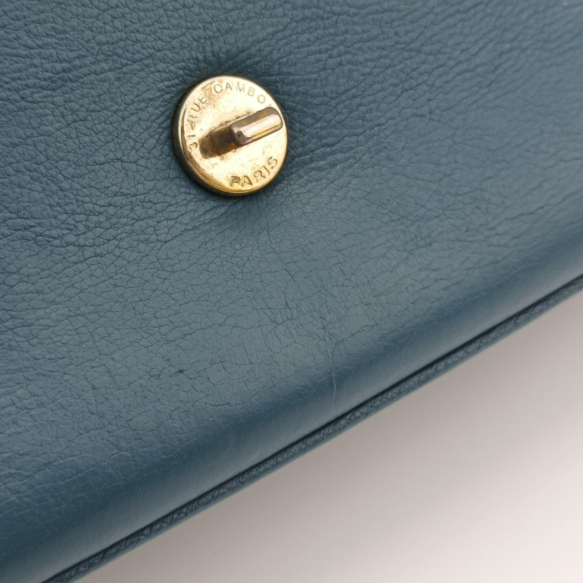 Pre-owned Chanel Label Click Flap Blue Leather A93702 shoulderbag | stylenewstar